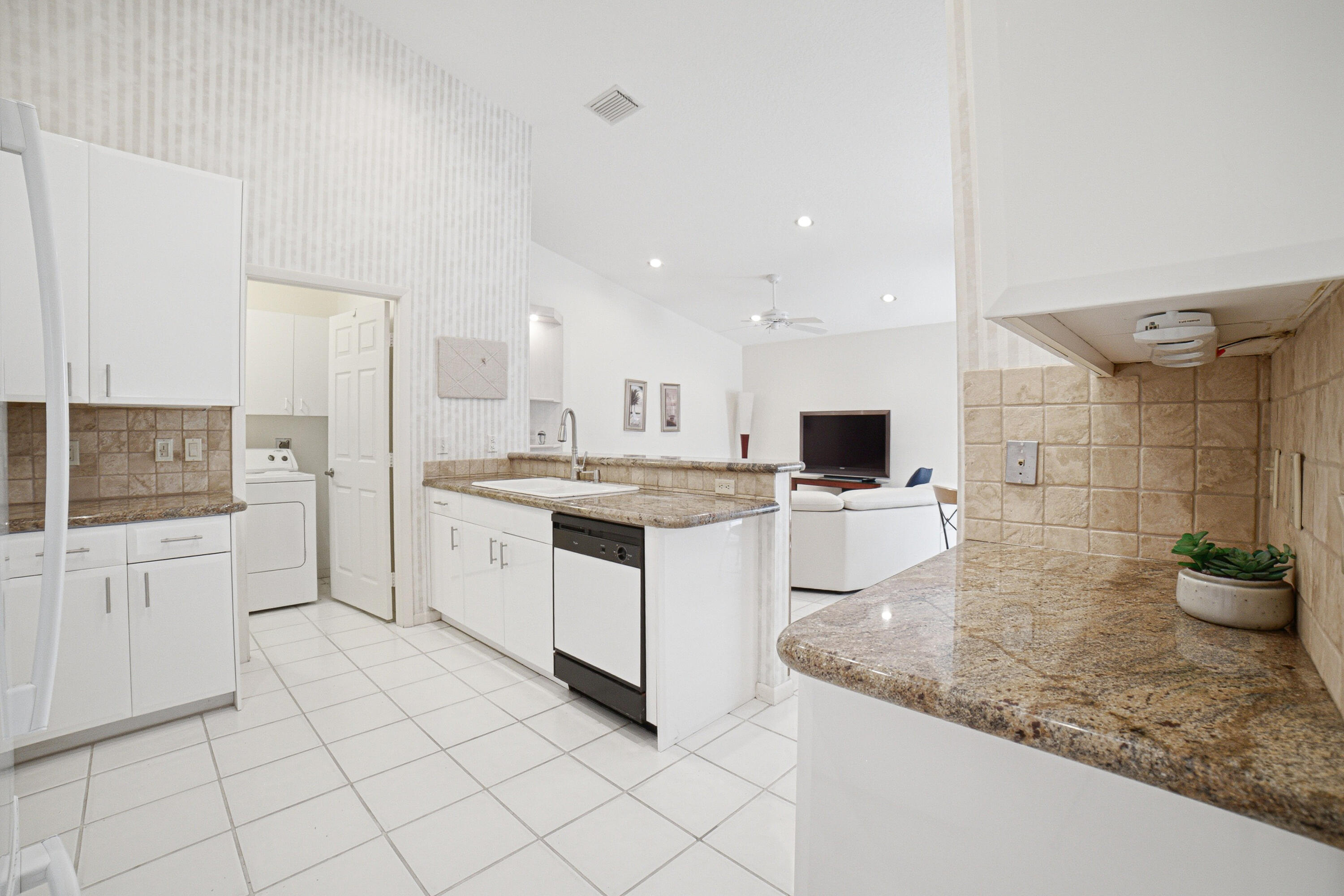 Valencia Shores - Residential