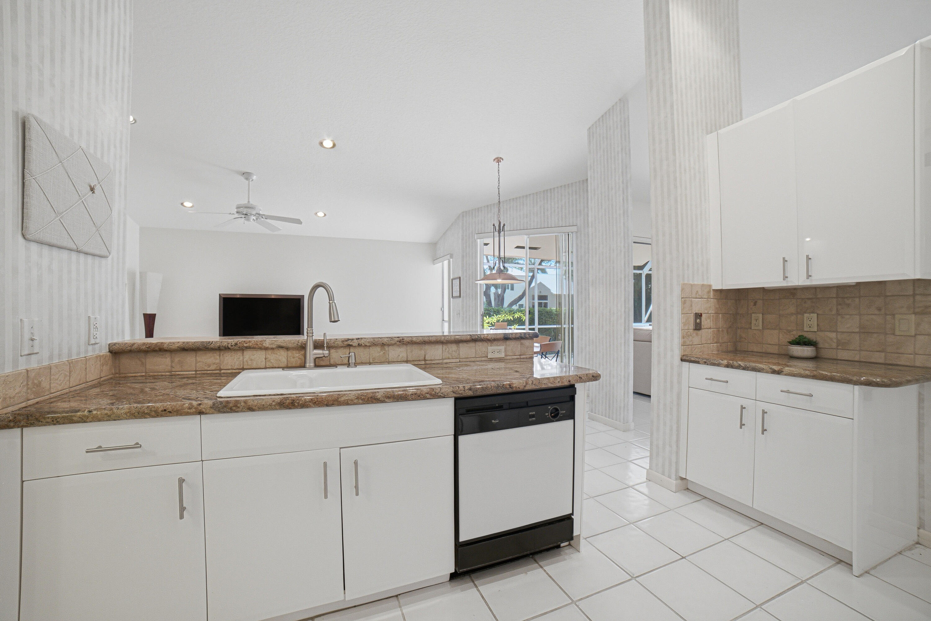 Valencia Shores - Residential