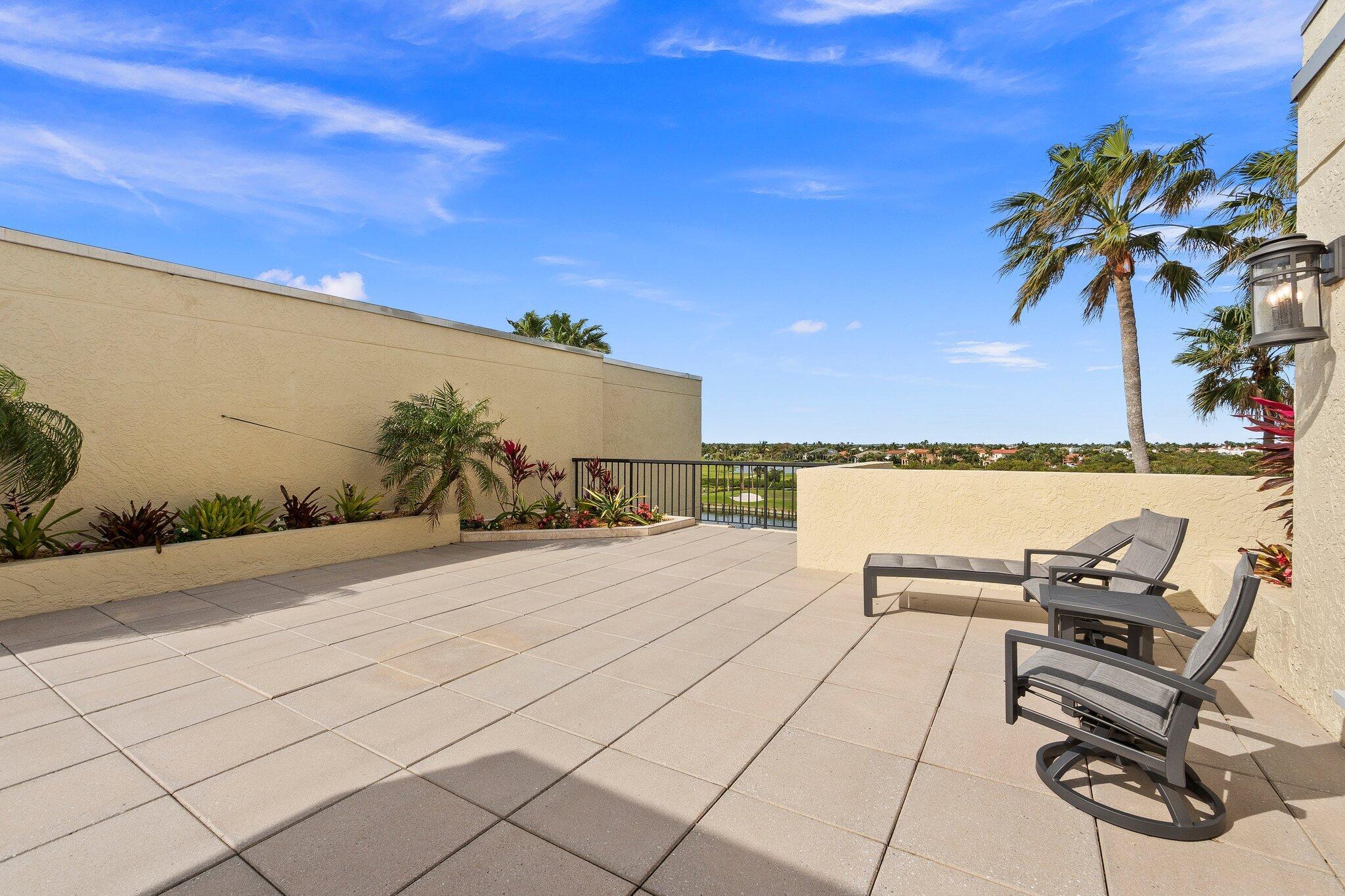 SAILFISH POINT - Residential