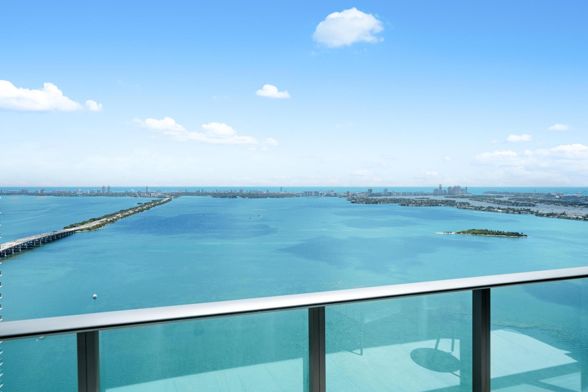 GRAN PARAISO CONDO - Residential
