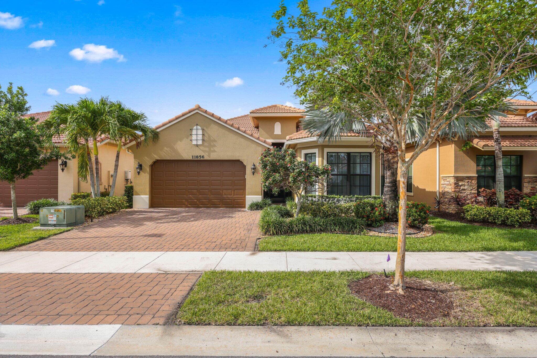 PARKLAND ROYALE - Residential