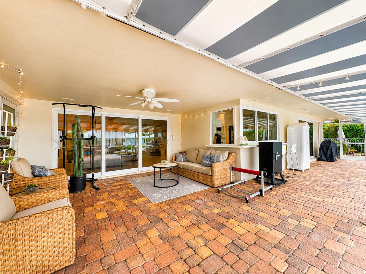 CAMINO GARDENS SEC 2 - Residential Lease