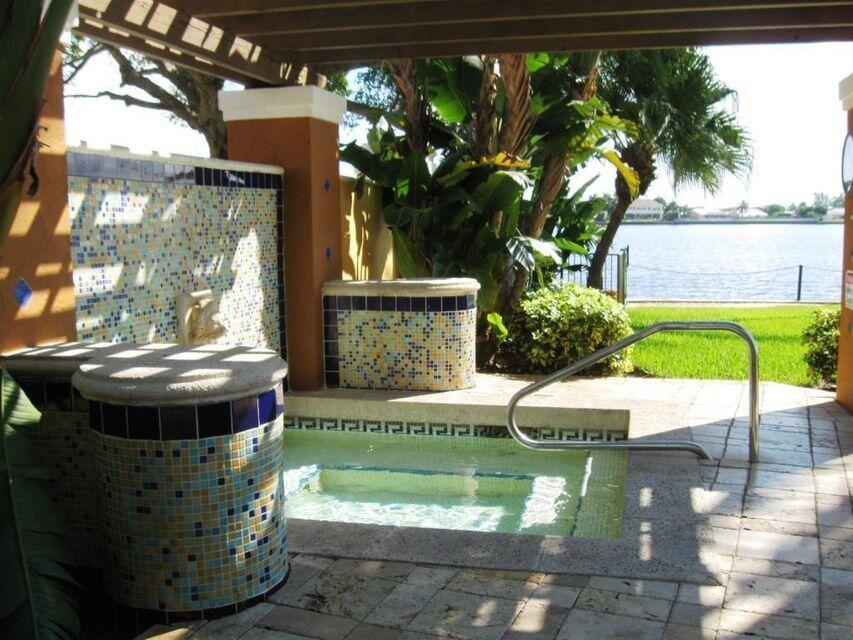 YACHT CLUB - Residential Lease