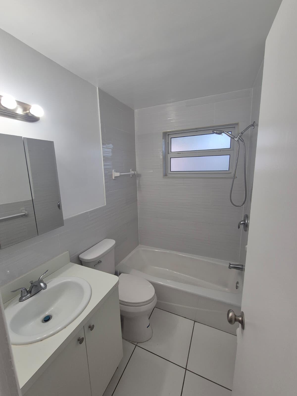 HOLLYWOOD HILLS - Residential Lease