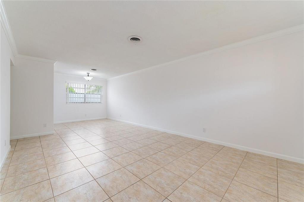 HOLLYWOOD HILLS - Residential Lease