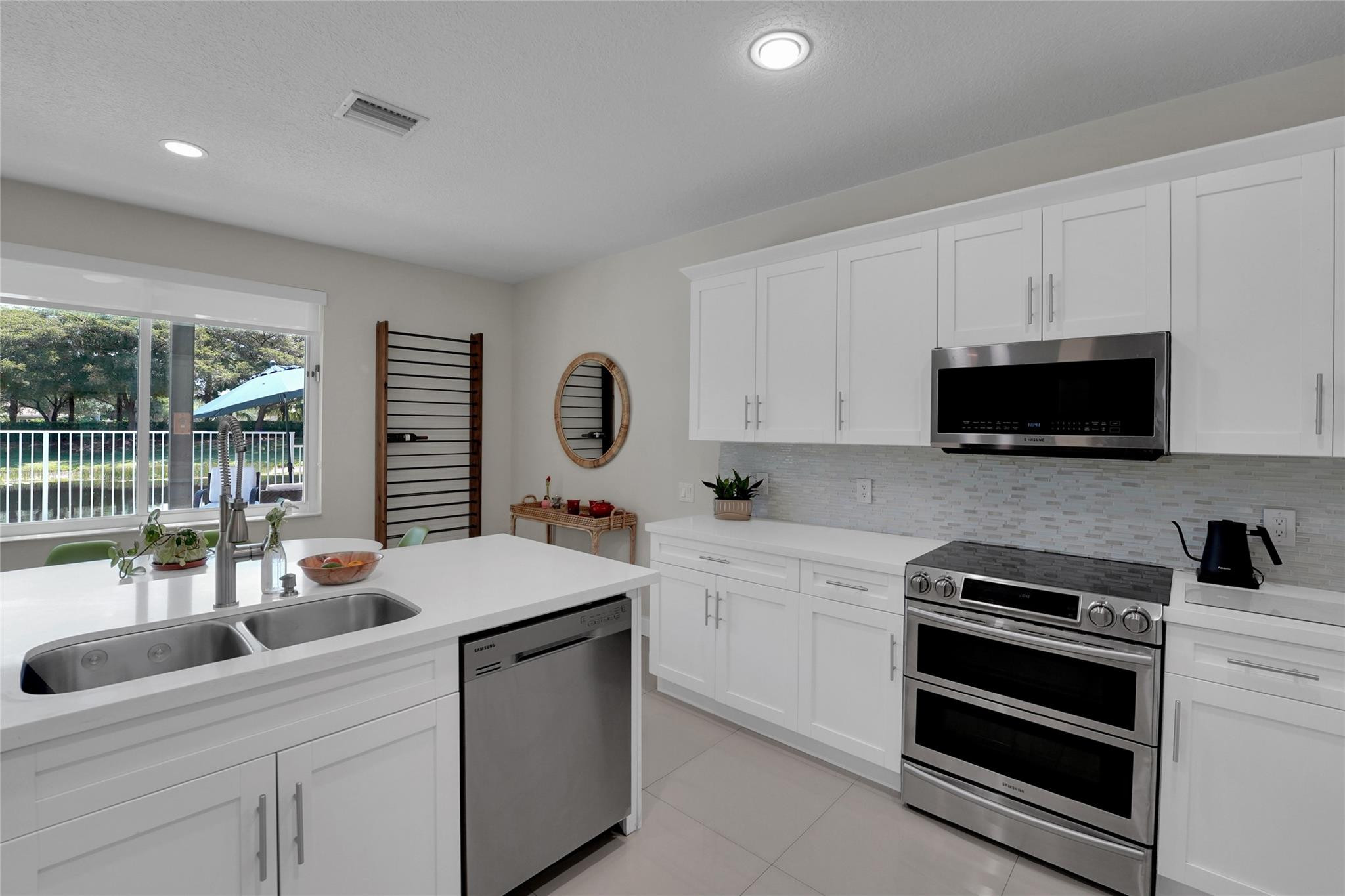 SECTOR 2-PARCELS 11 27 28 & 29 - Residential Lease