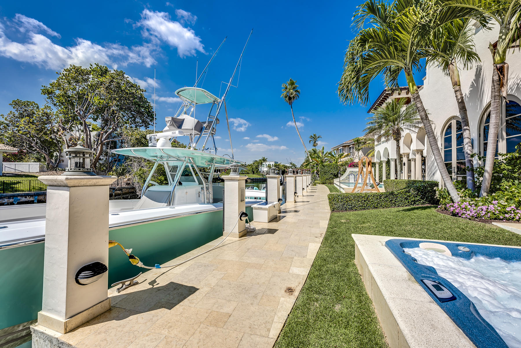 SUN AND SURF CLUB COMMUNITY - Residential