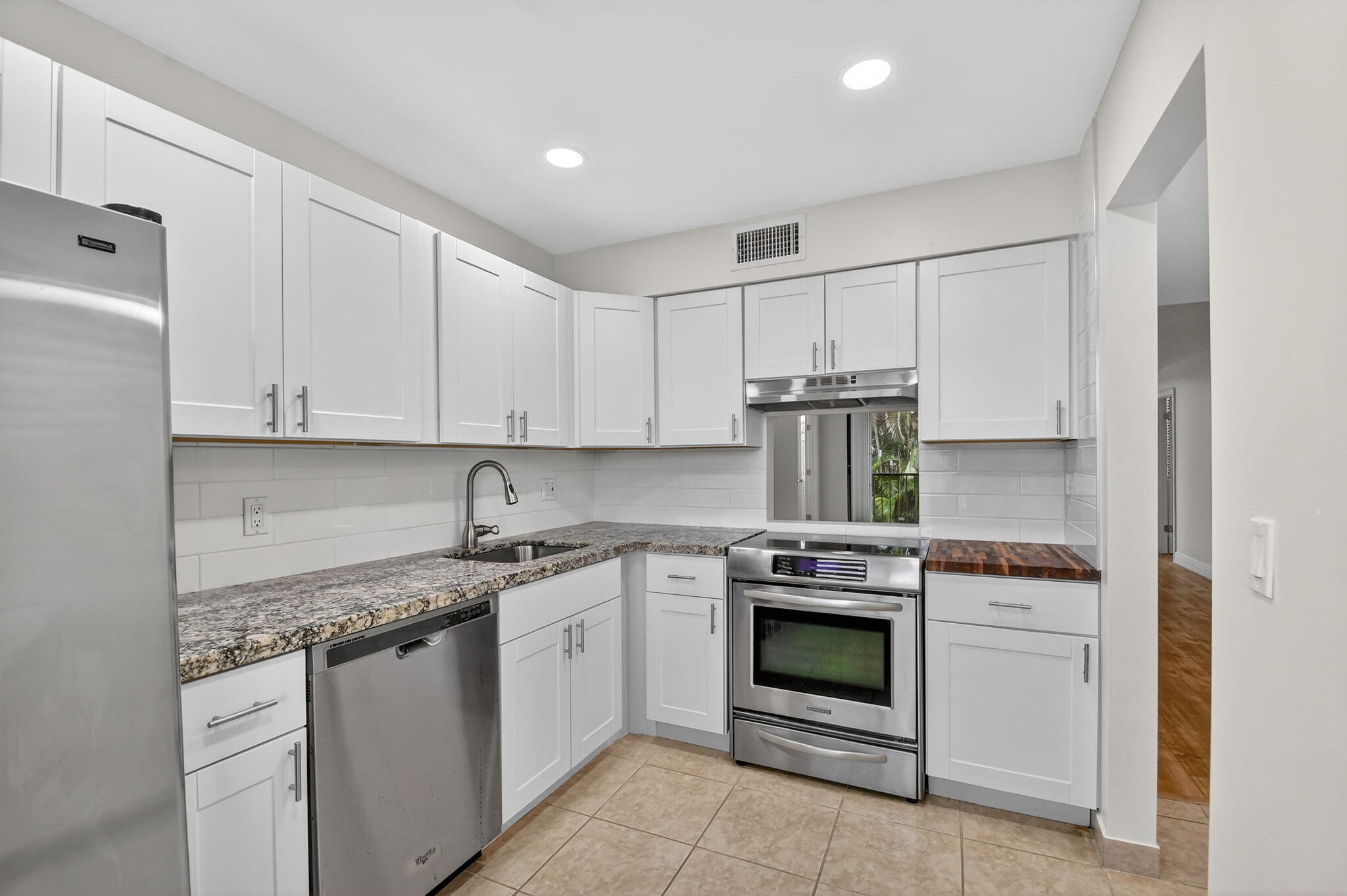 FOUNTAINS OF PALM BEACH CONDO 7 - Residential Lease