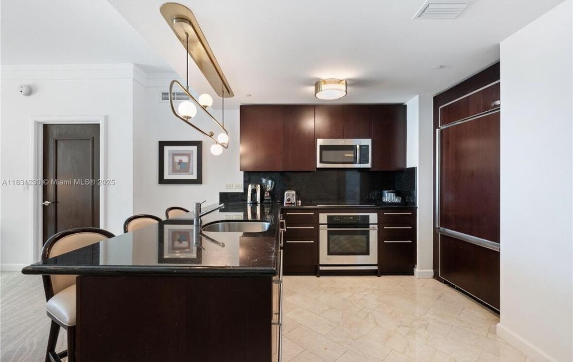 FONTAINEBLEAU III OCEAN C - Residential