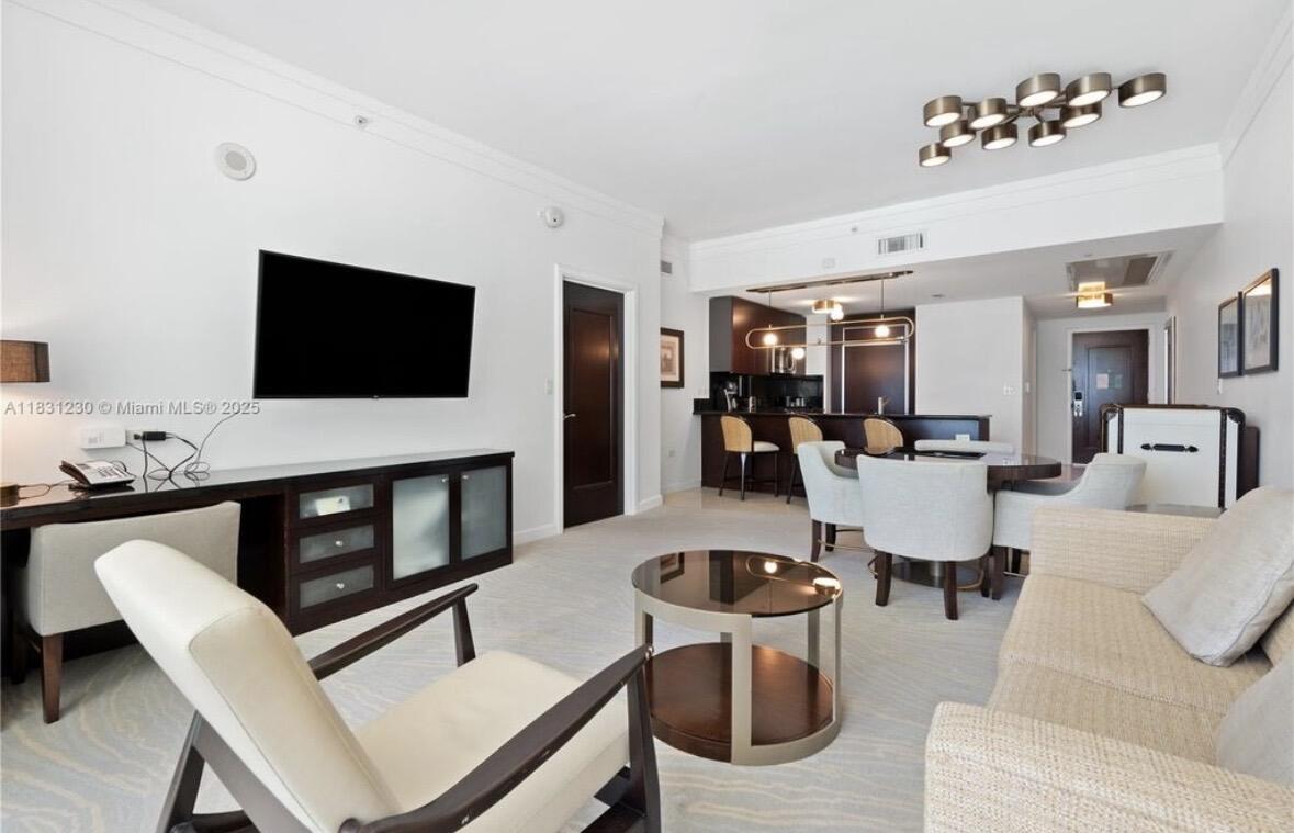 FONTAINEBLEAU III OCEAN C - Residential