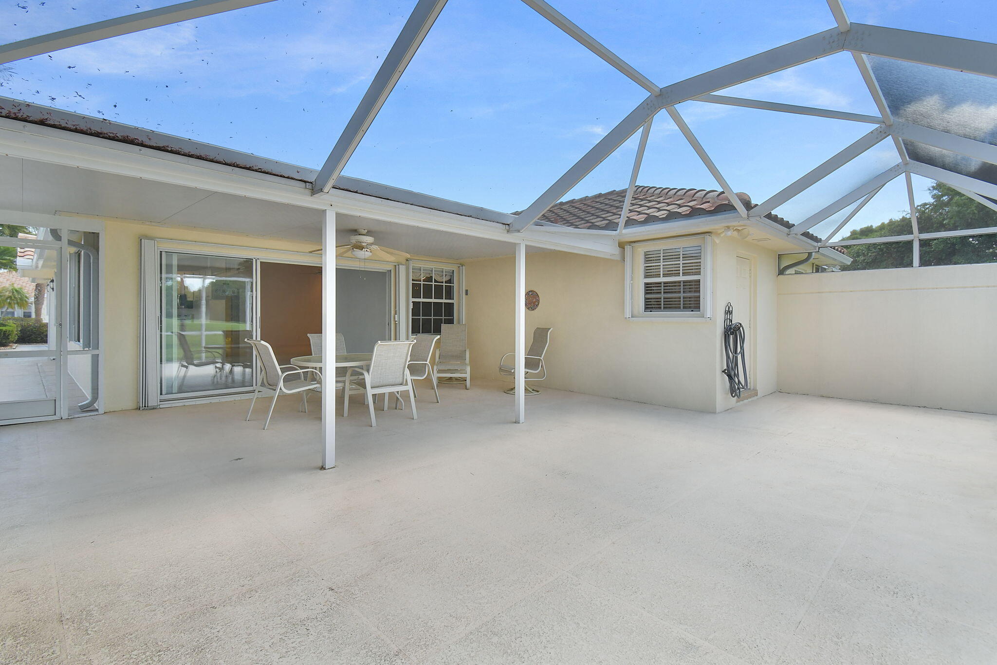 DOUBLE TREE - Residential