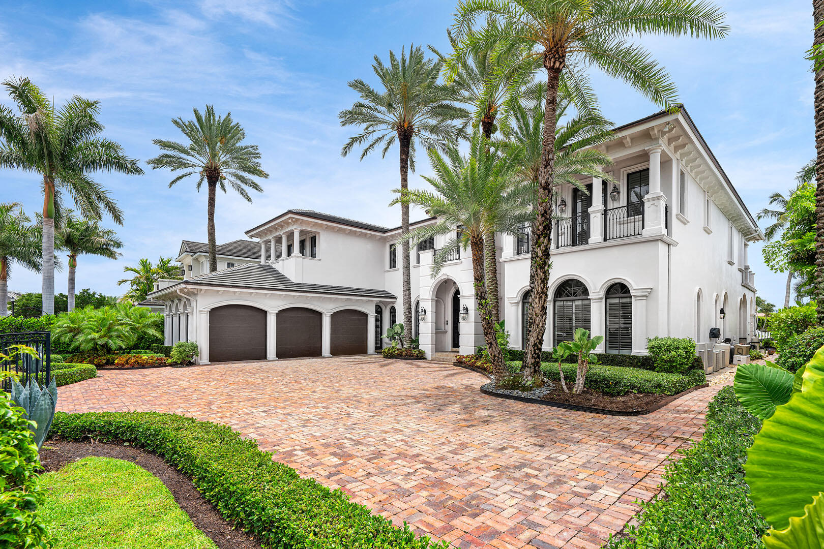 ROYAL PALM YACHT & COUNTRY CLUB - Residential