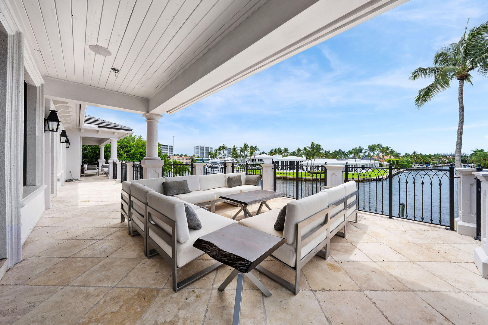 ROYAL PALM YACHT & COUNTRY CLUB - Residential