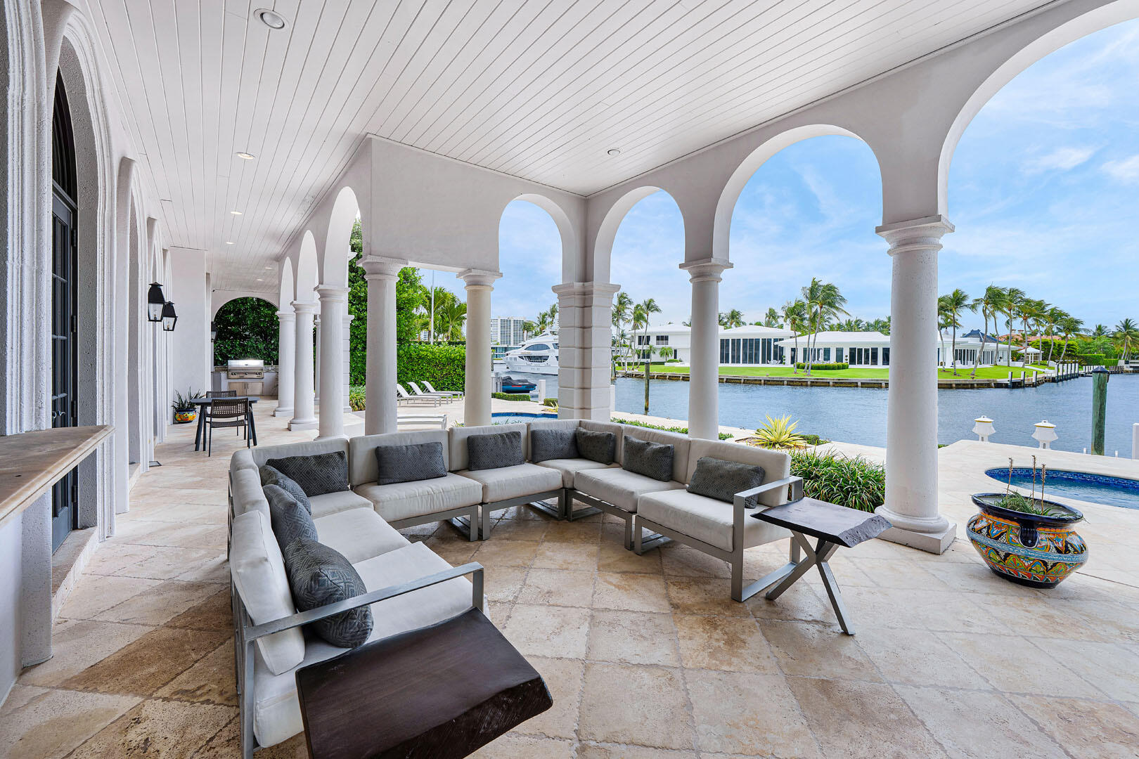 ROYAL PALM YACHT & COUNTRY CLUB - Residential