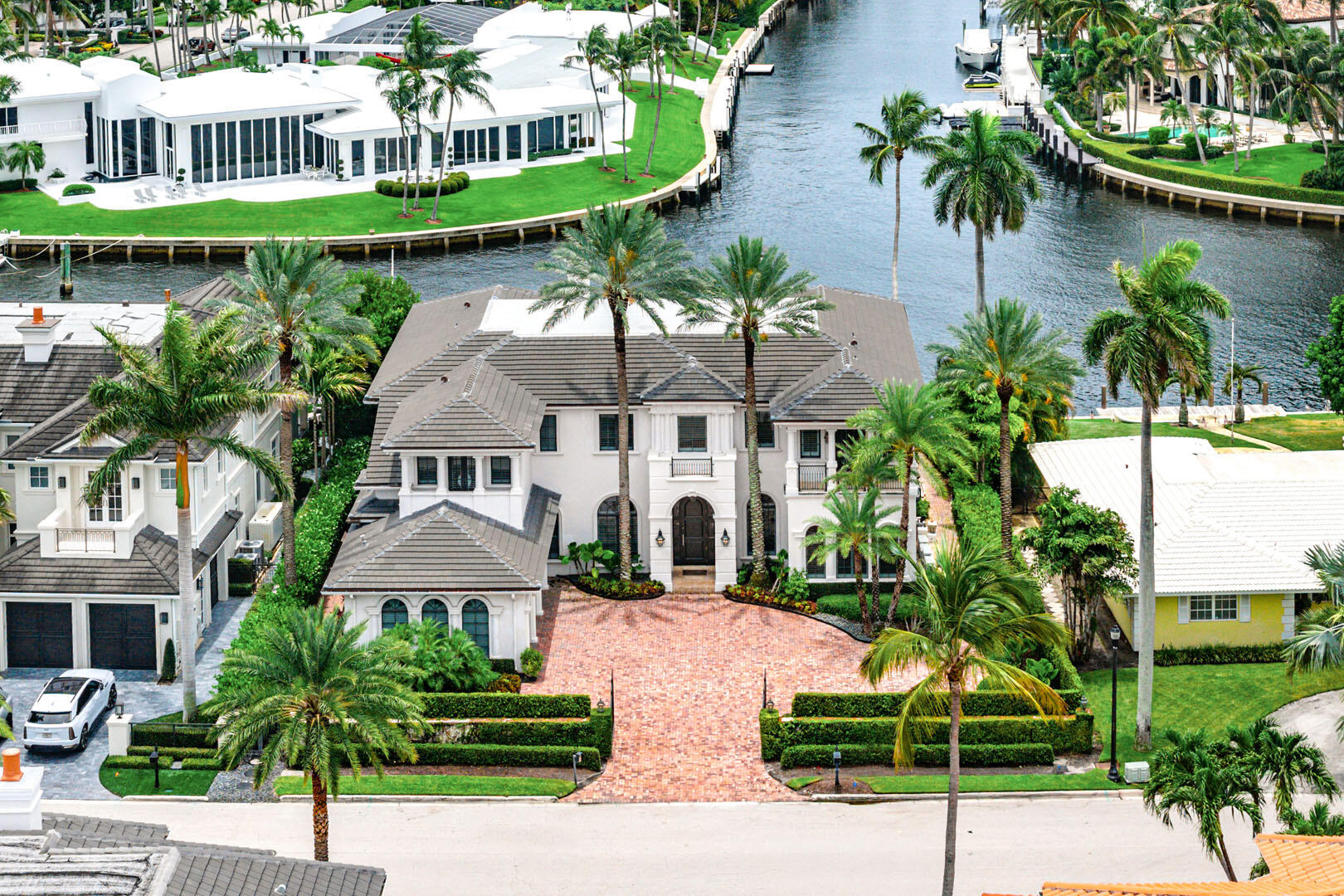 ROYAL PALM YACHT & COUNTRY CLUB - Residential