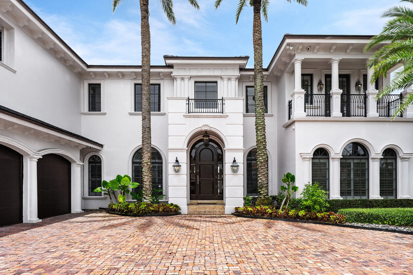 ROYAL PALM YACHT & COUNTRY CLUB - Residential