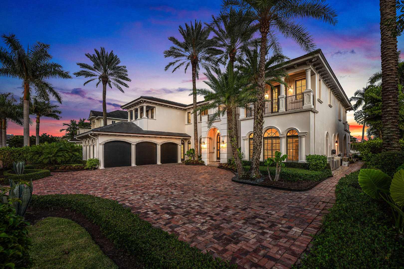 ROYAL PALM YACHT & COUNTRY CLUB - Residential