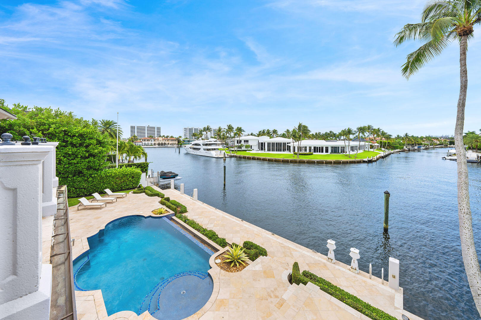 ROYAL PALM YACHT & COUNTRY CLUB - Residential