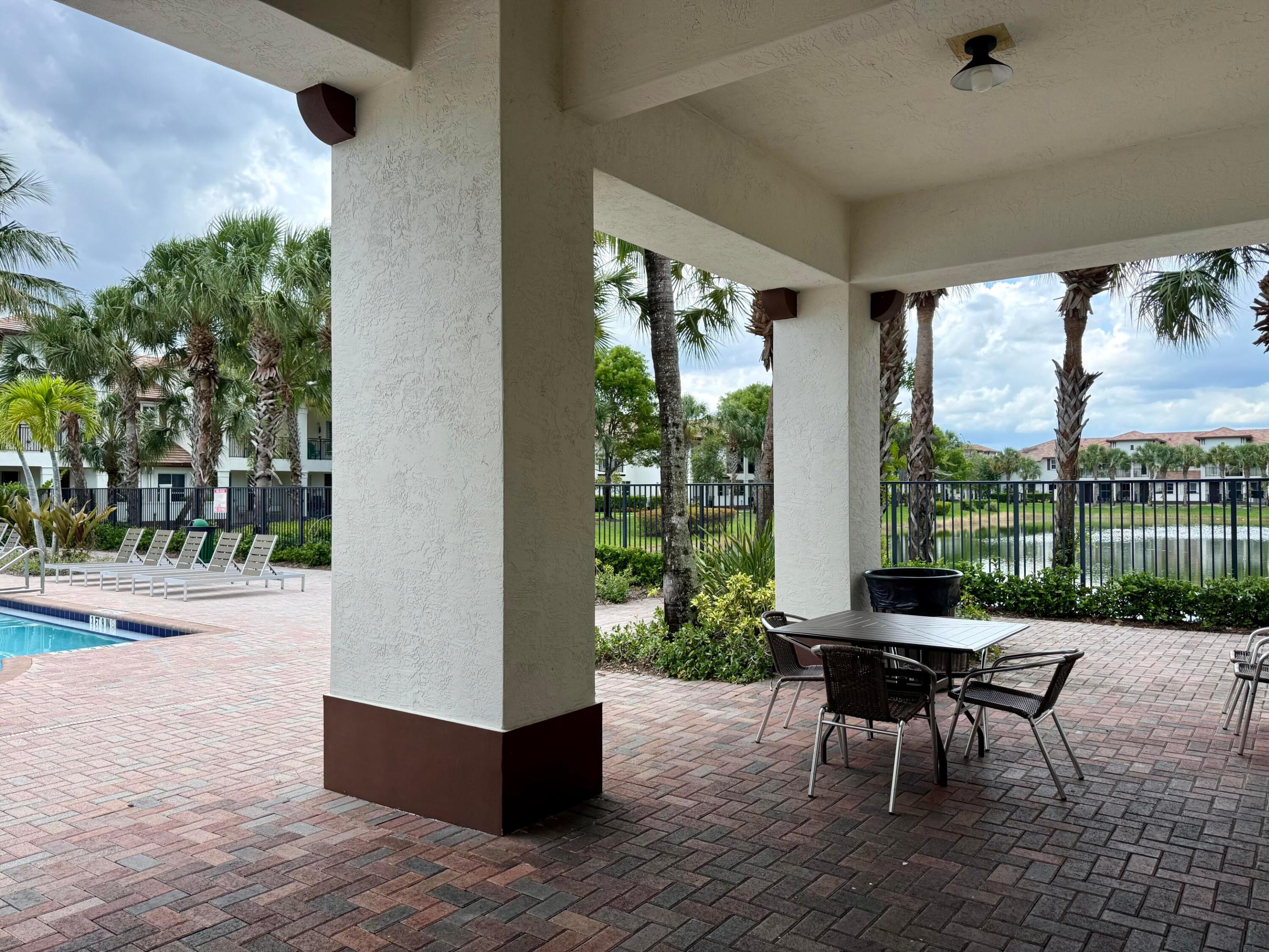 PALOMA LAKES PLAT - Residential Lease