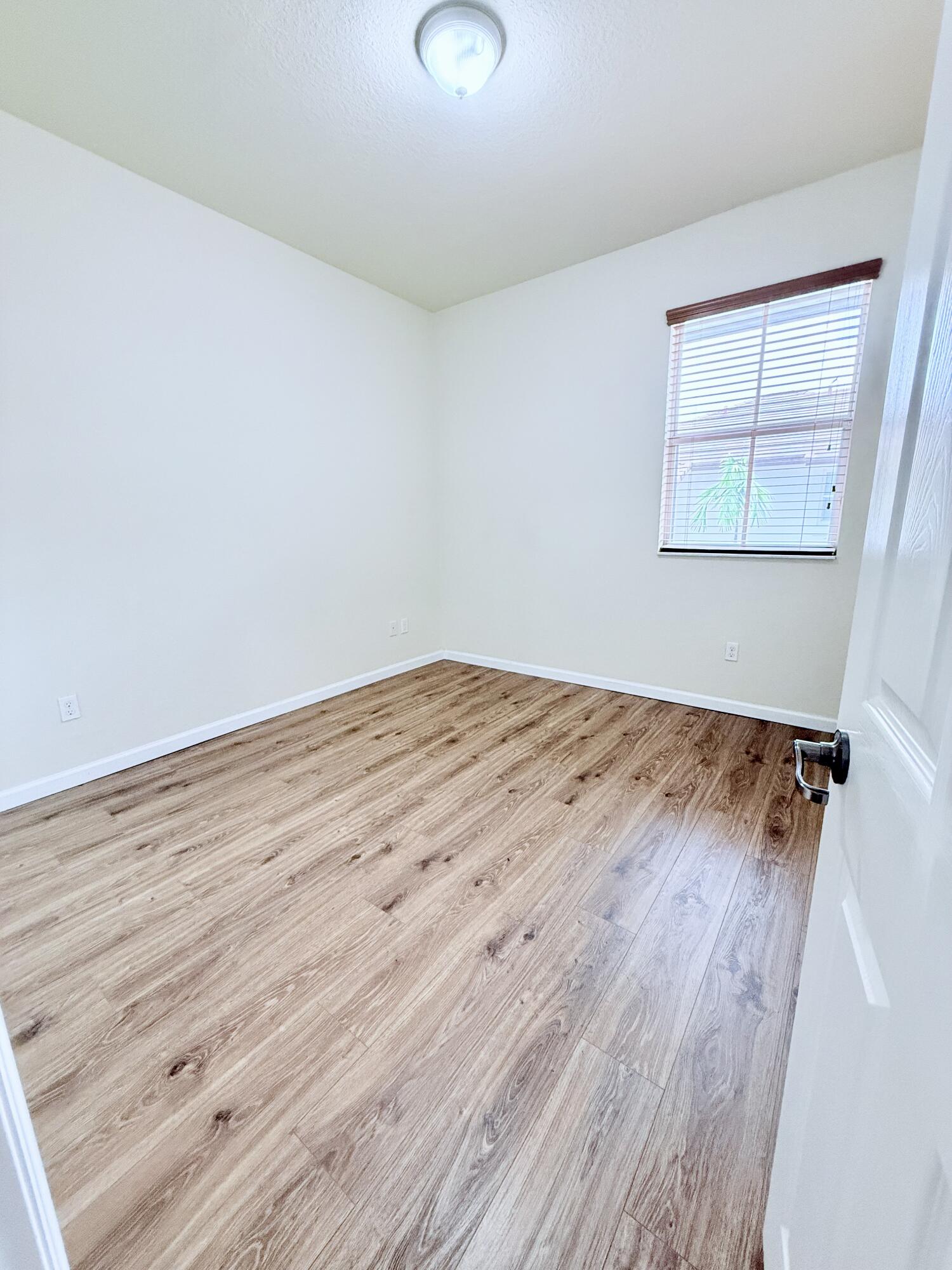 PALOMA LAKES PLAT - Residential Lease