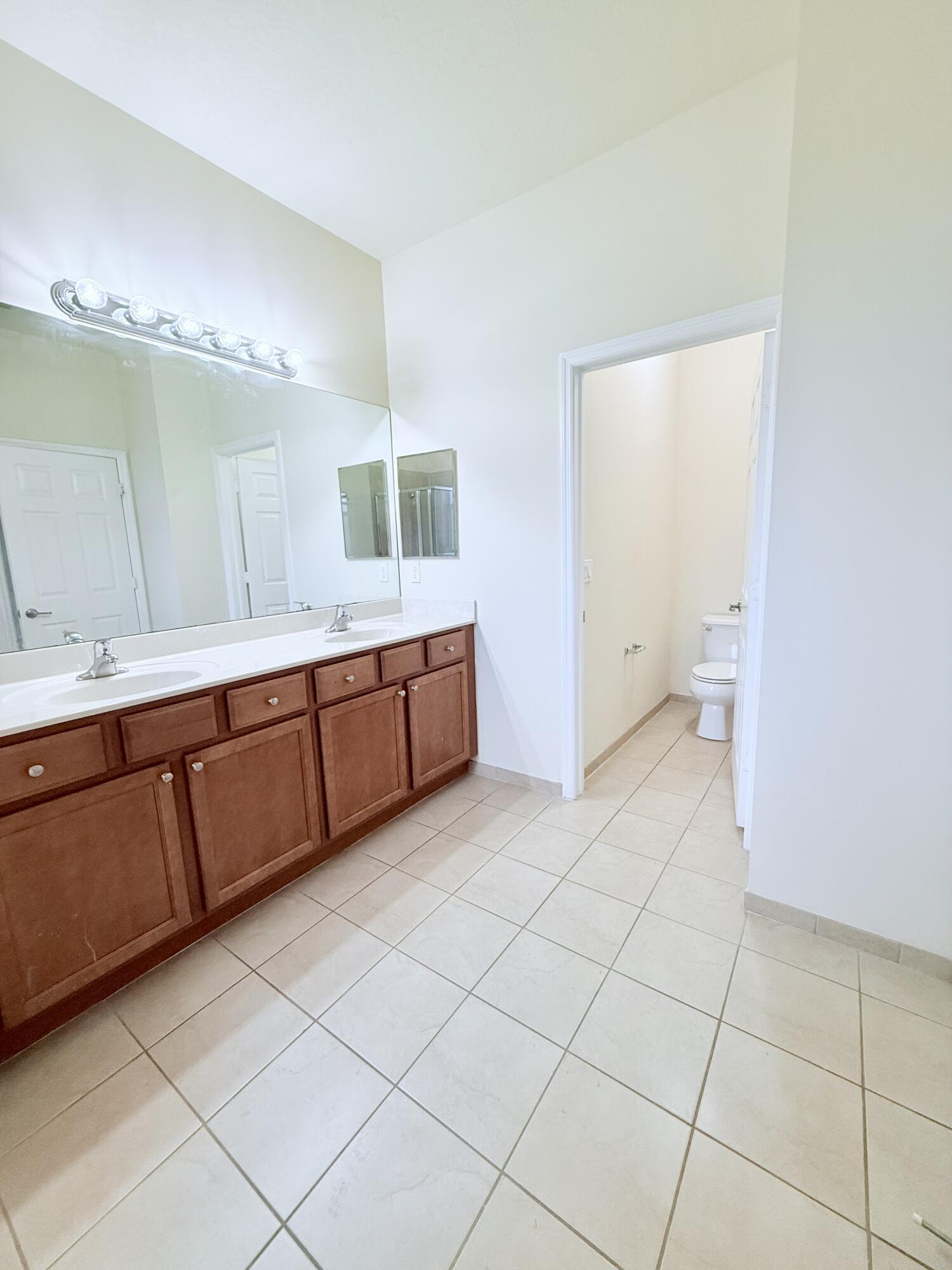 PALOMA LAKES PLAT - Residential Lease