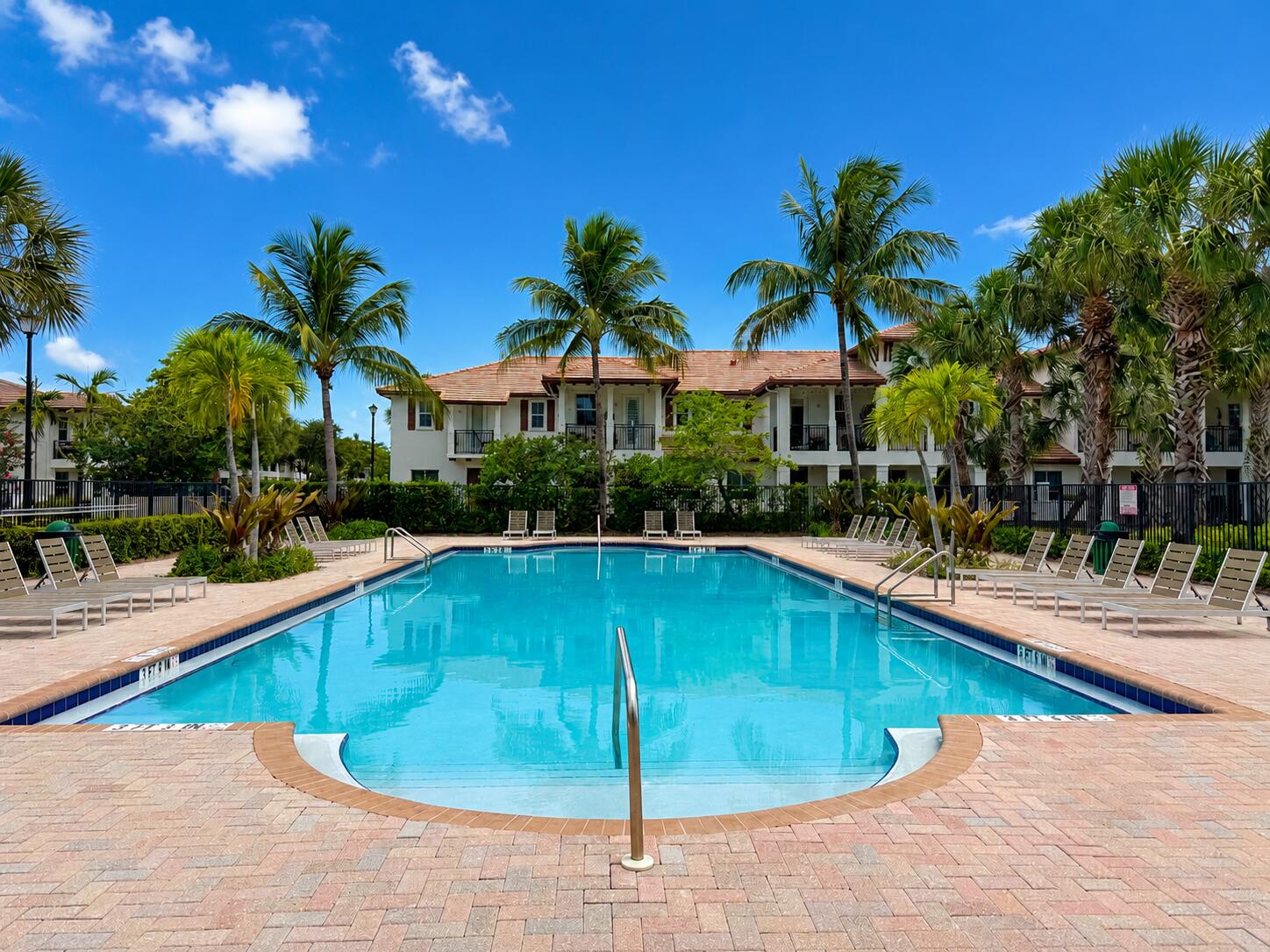 PALOMA LAKES PLAT - Residential Lease