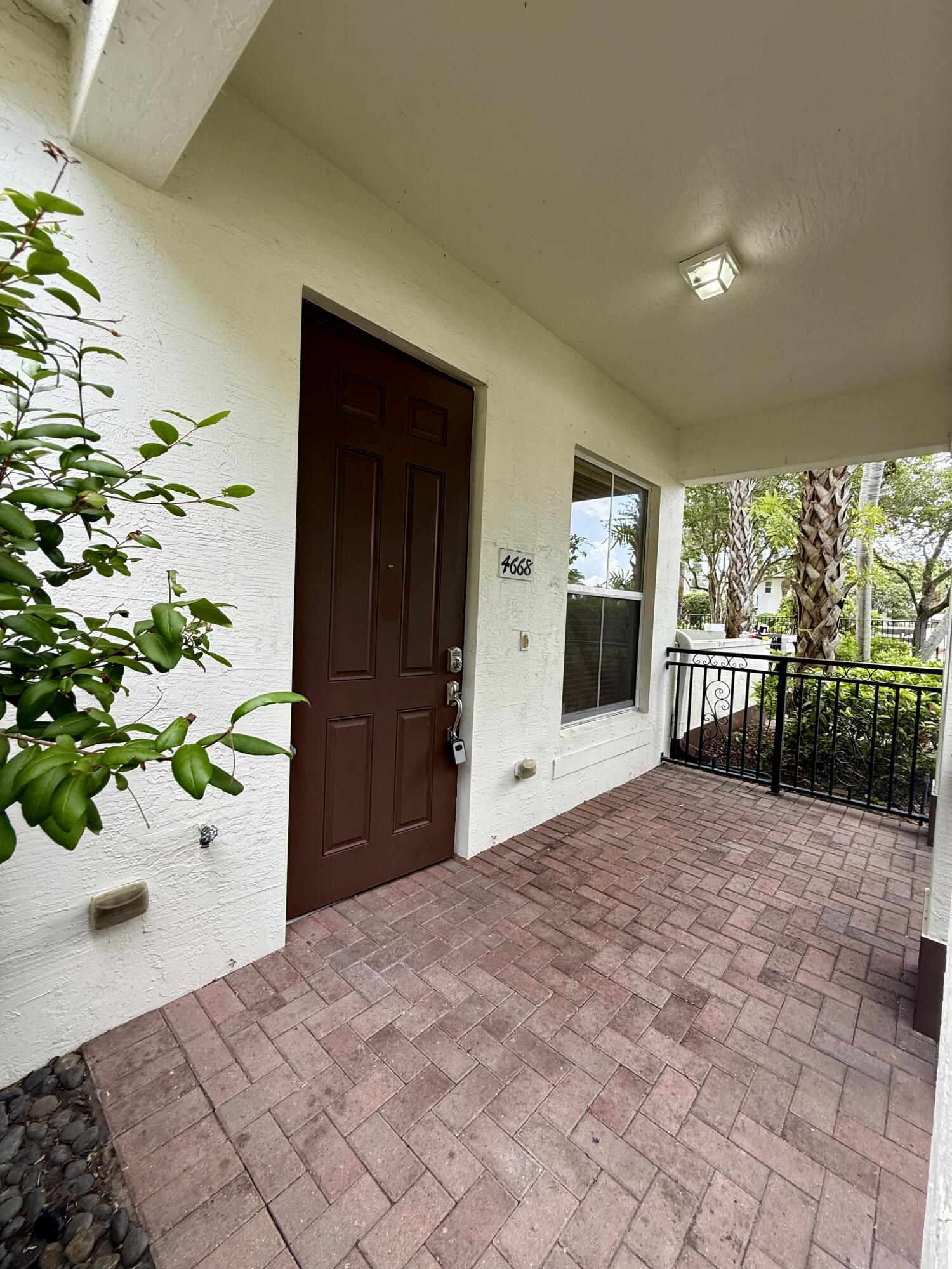 PALOMA LAKES PLAT - Residential Lease