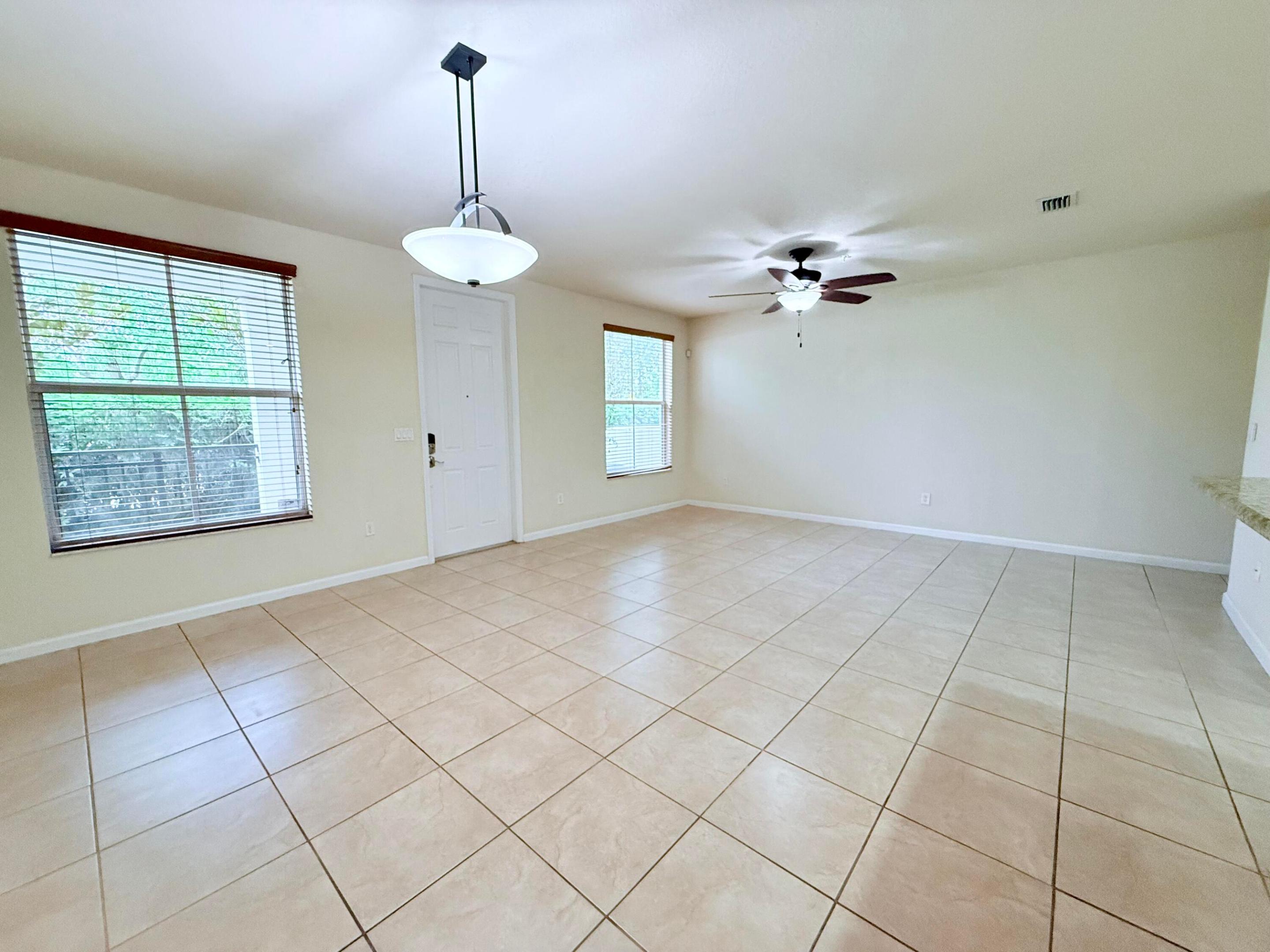 PALOMA LAKES PLAT - Residential Lease