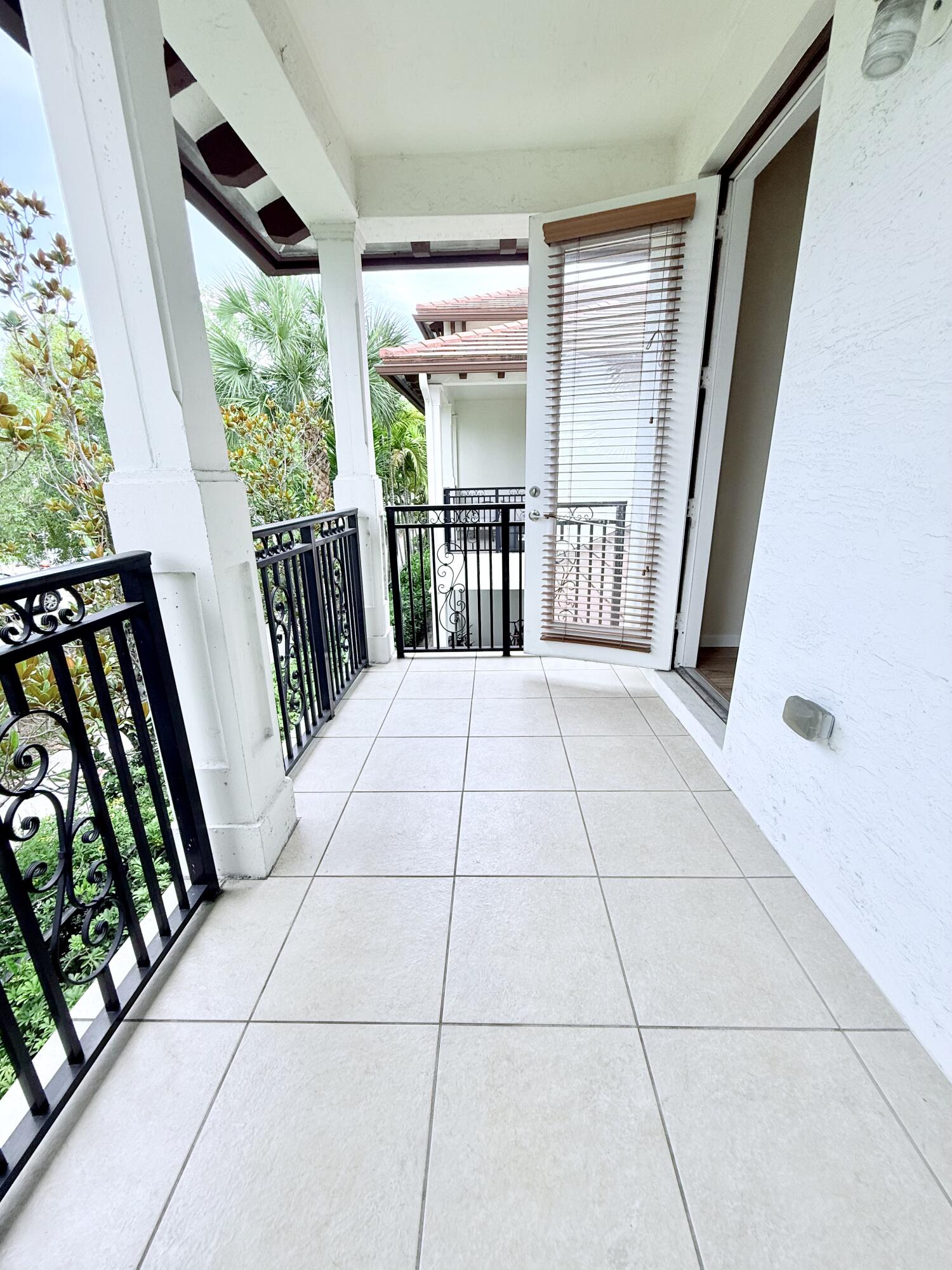 PALOMA LAKES PLAT - Residential Lease