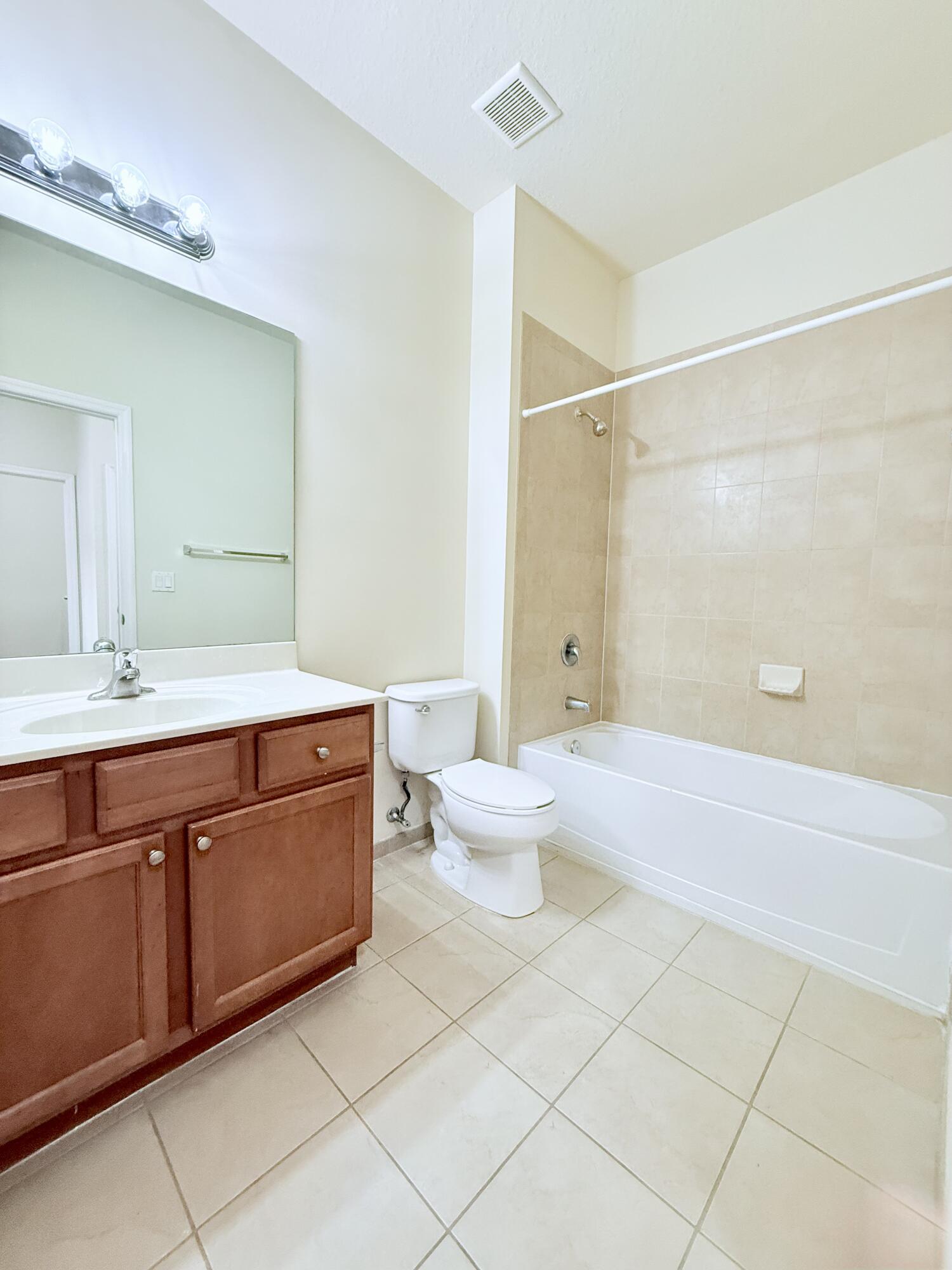 PALOMA LAKES PLAT - Residential Lease