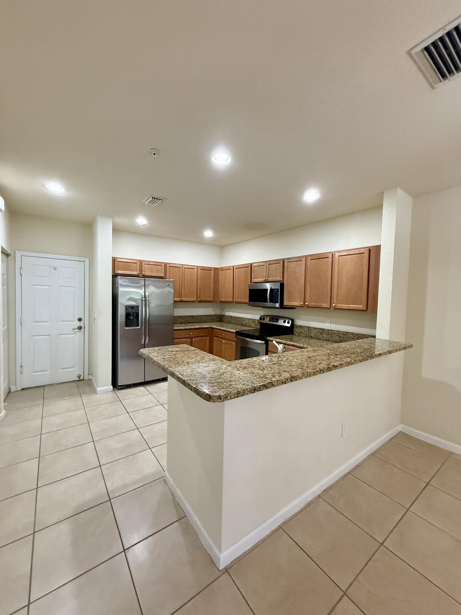 PALOMA LAKES PLAT - Residential Lease