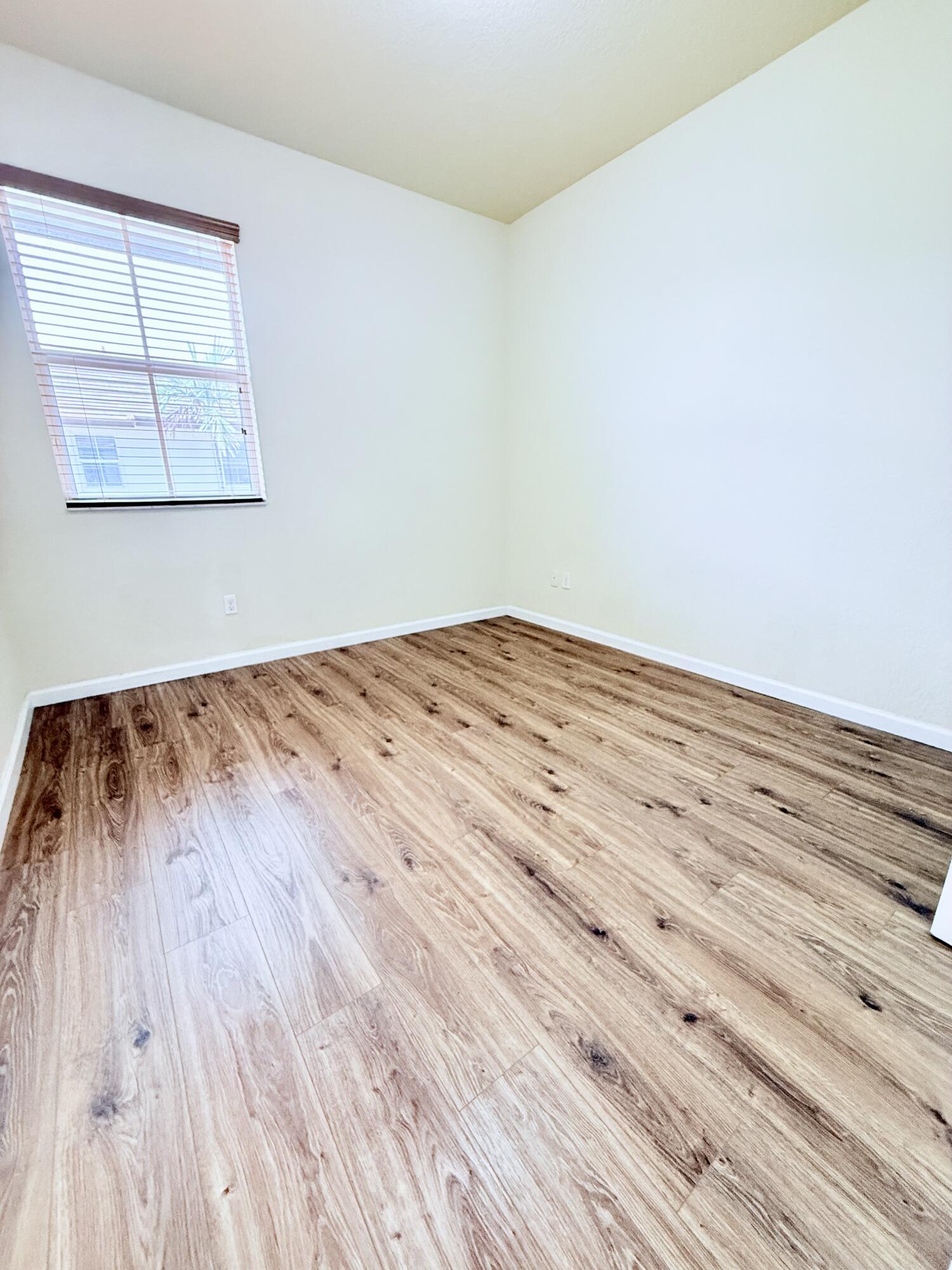 PALOMA LAKES PLAT - Residential Lease