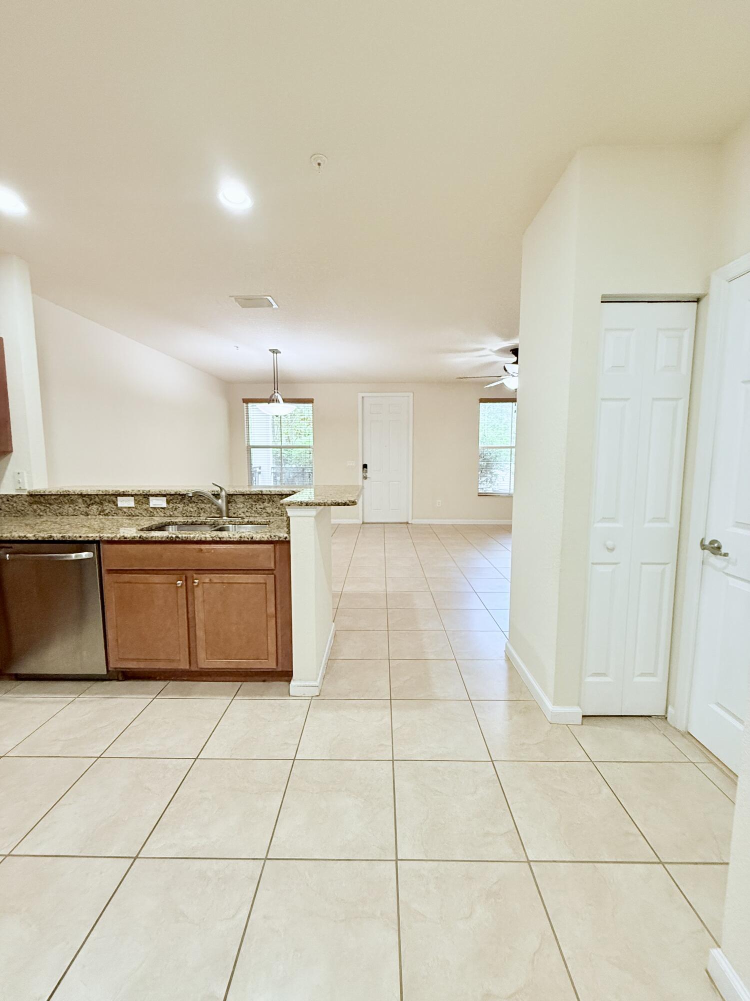 PALOMA LAKES PLAT - Residential Lease