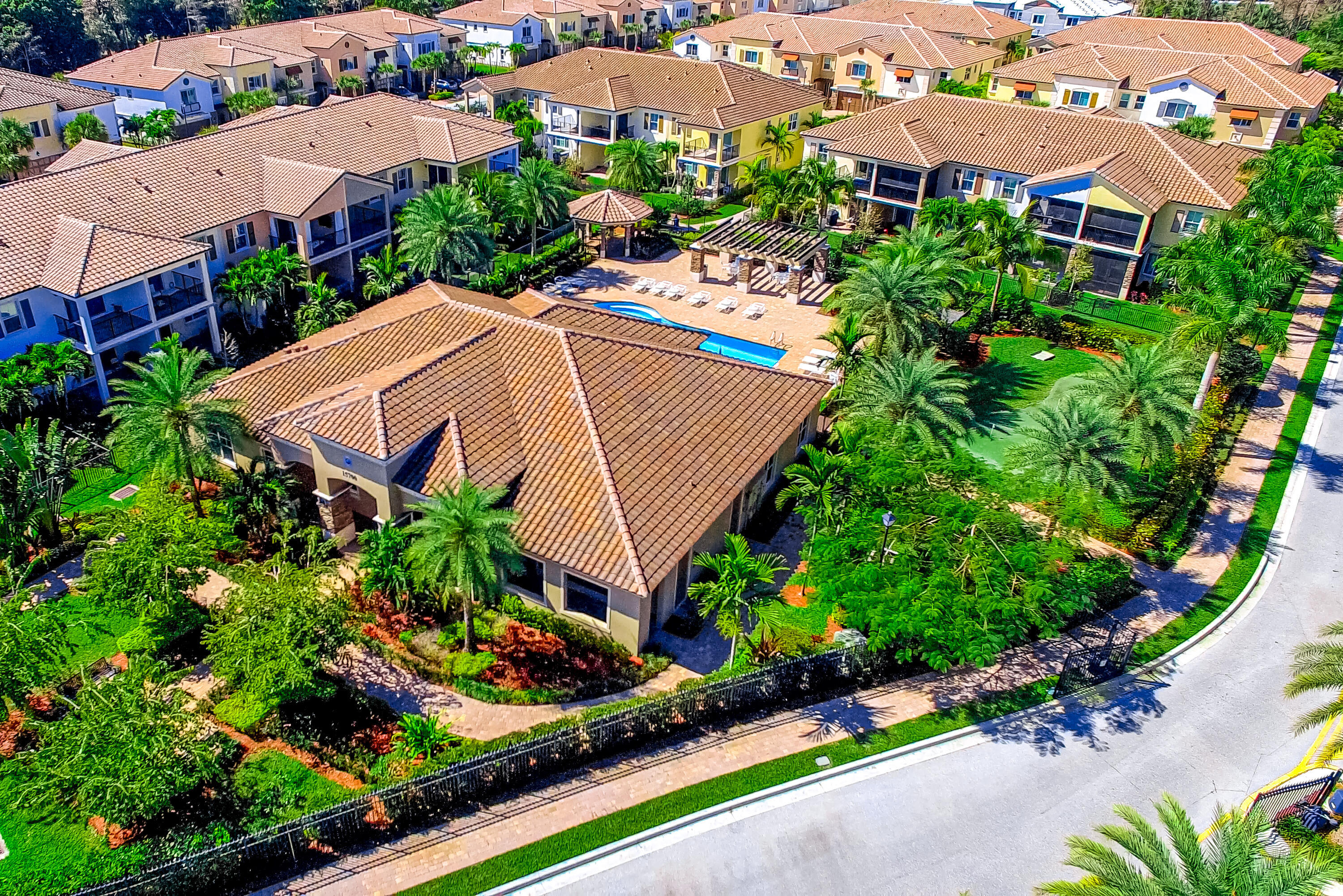 BINKS POINTE - Residential