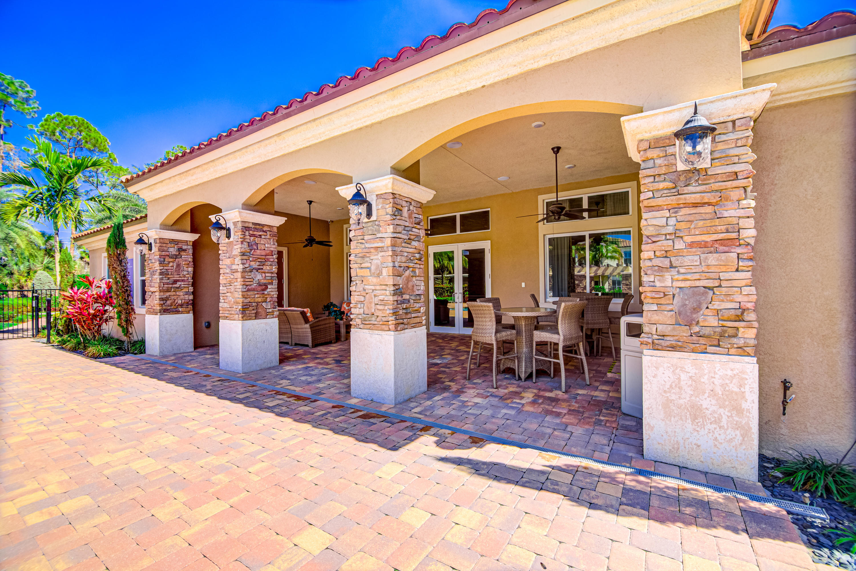 BINKS POINTE - Residential