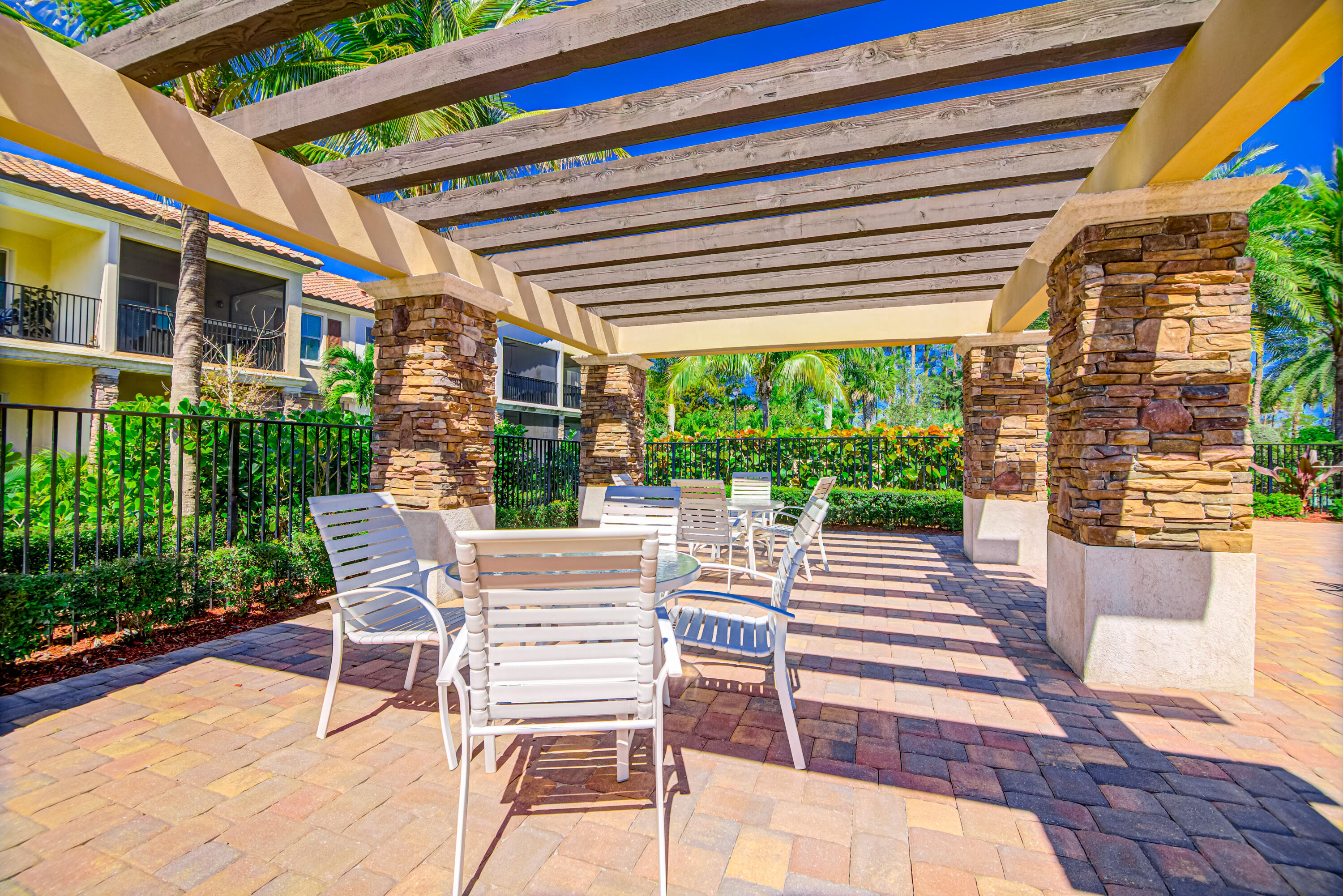 BINKS POINTE - Residential