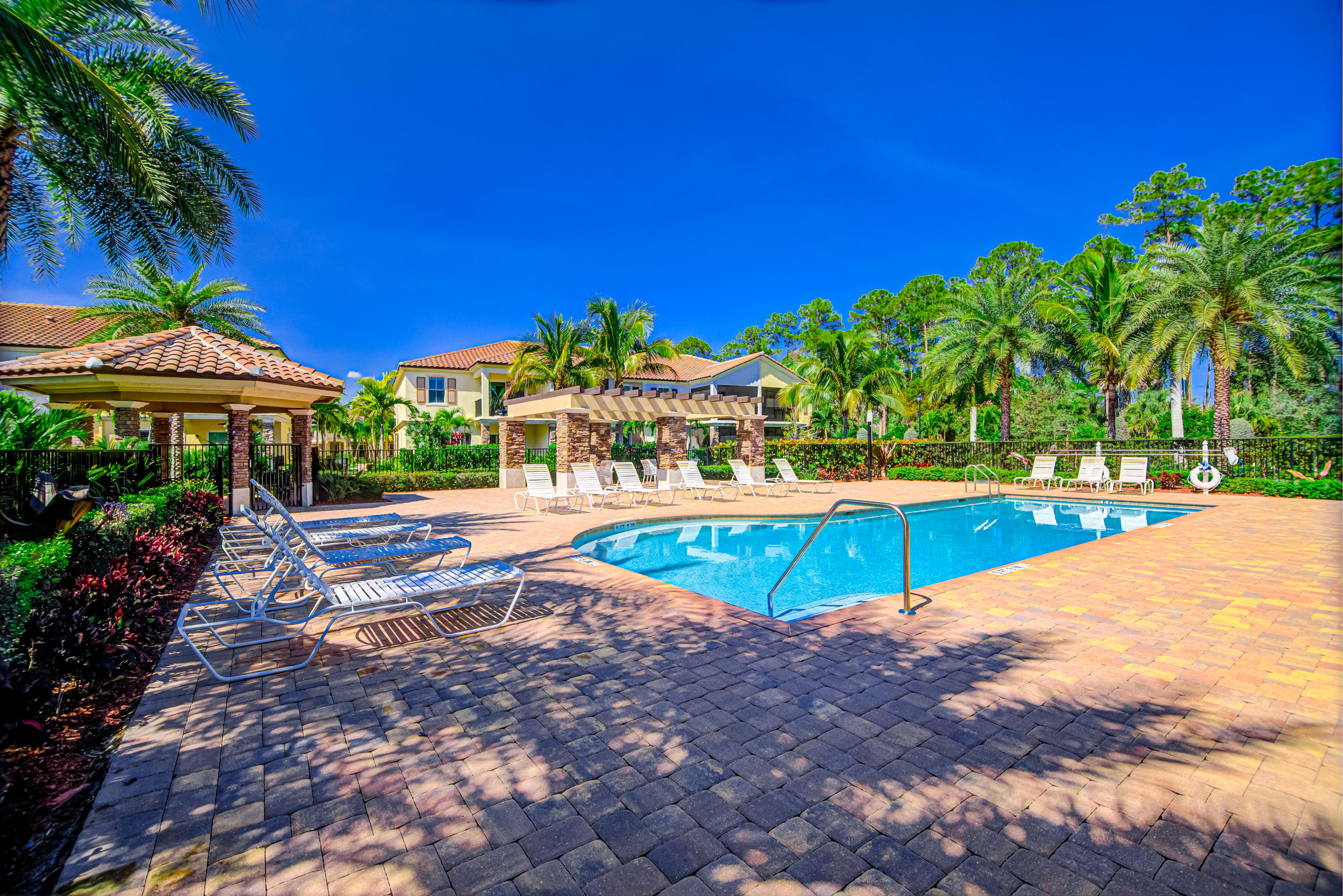 BINKS POINTE - Residential