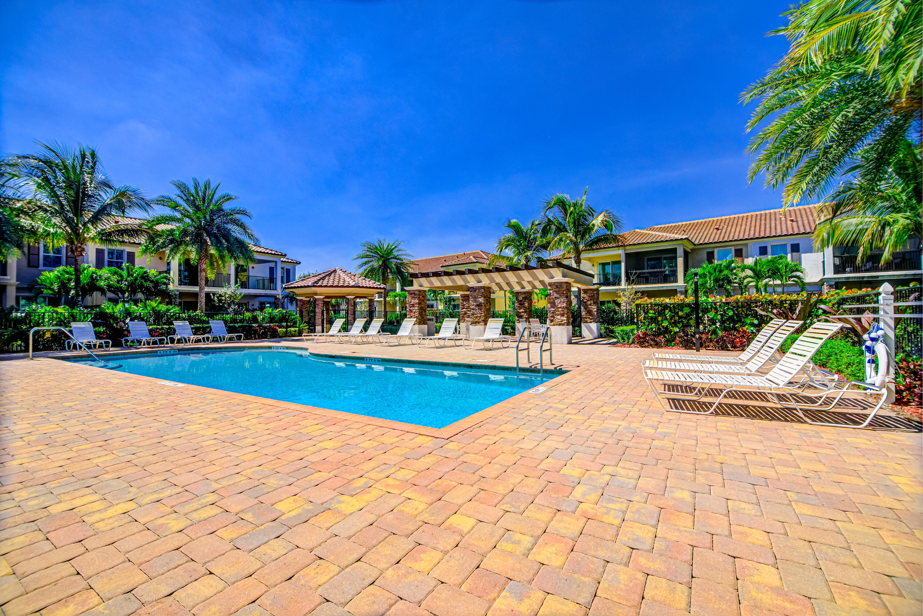 BINKS POINTE - Residential