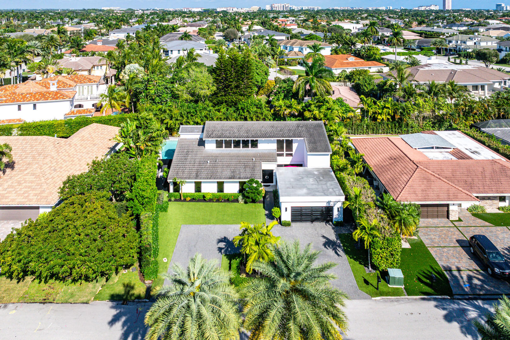 ROYAL PALM YACHT & COUNTRY CLUB - Residential