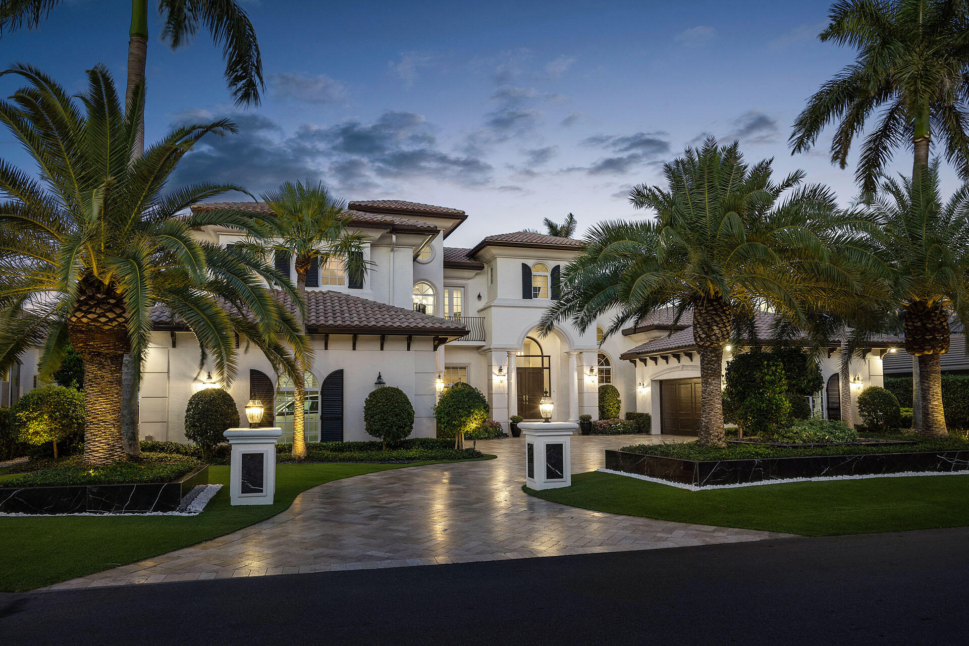 ROYAL PALM YACHT & COUNTRY CLUB - Residential