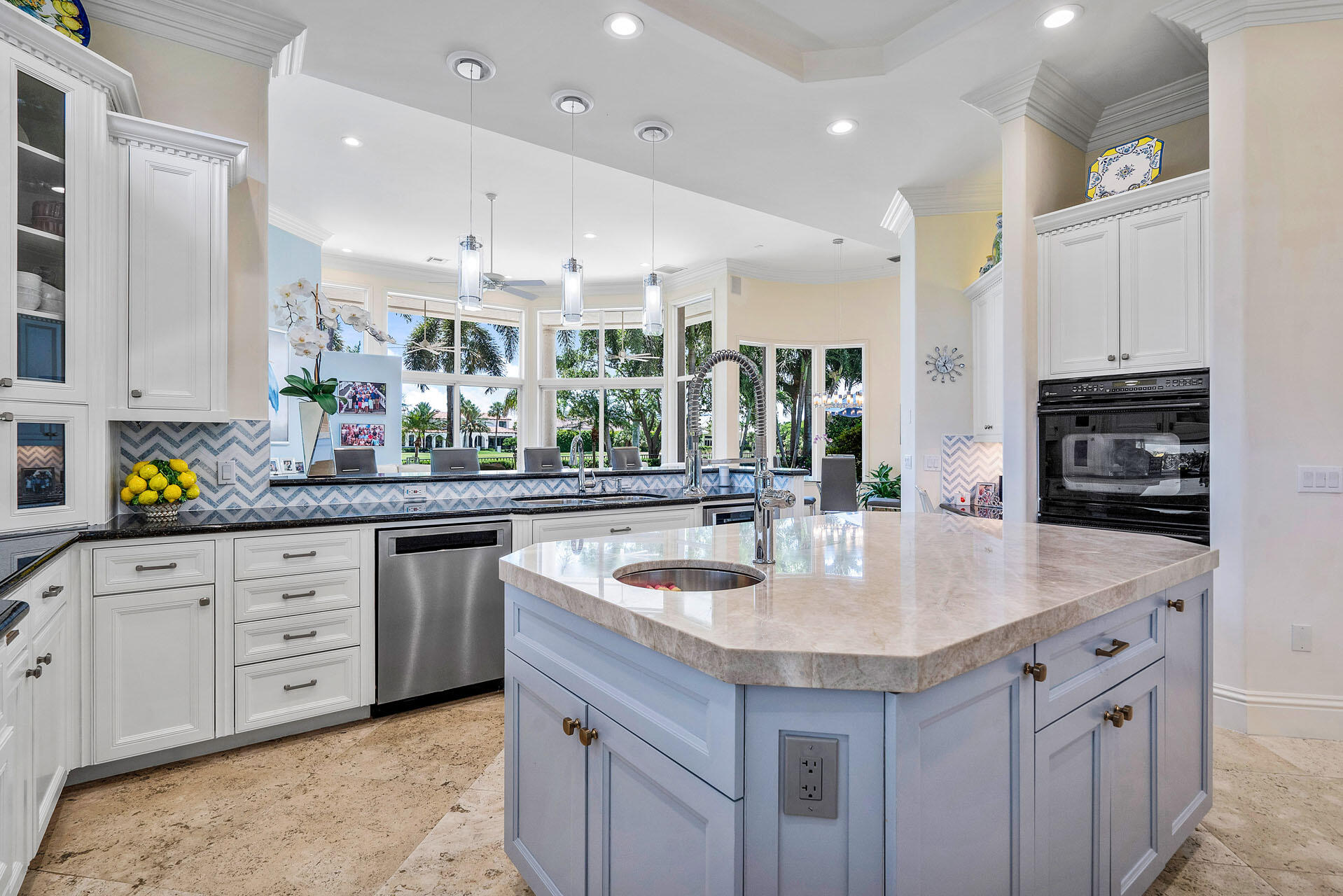 ROYAL PALM YACHT & COUNTRY CLUB - Residential