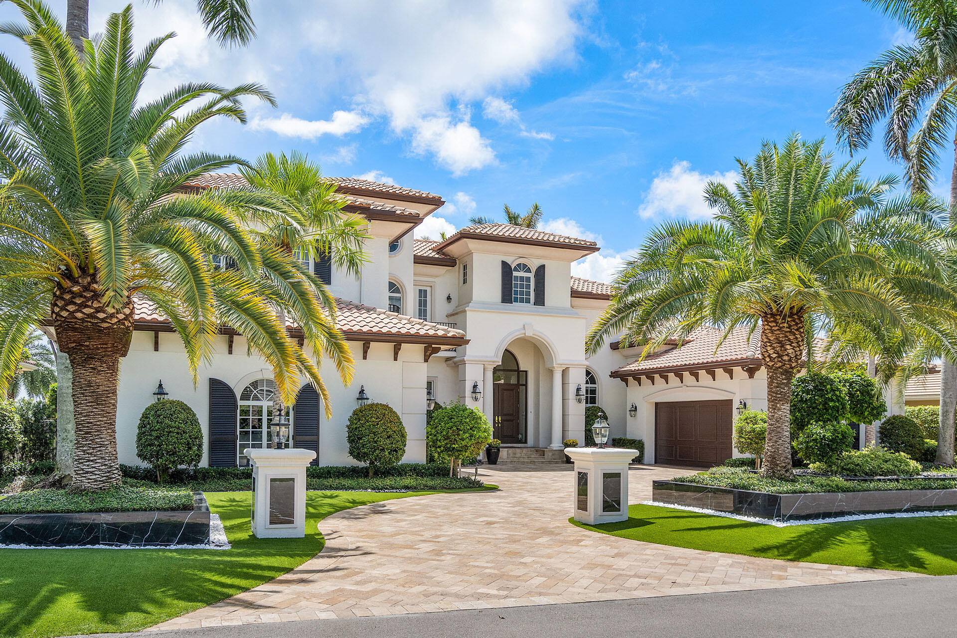 ROYAL PALM YACHT & COUNTRY CLUB - Residential