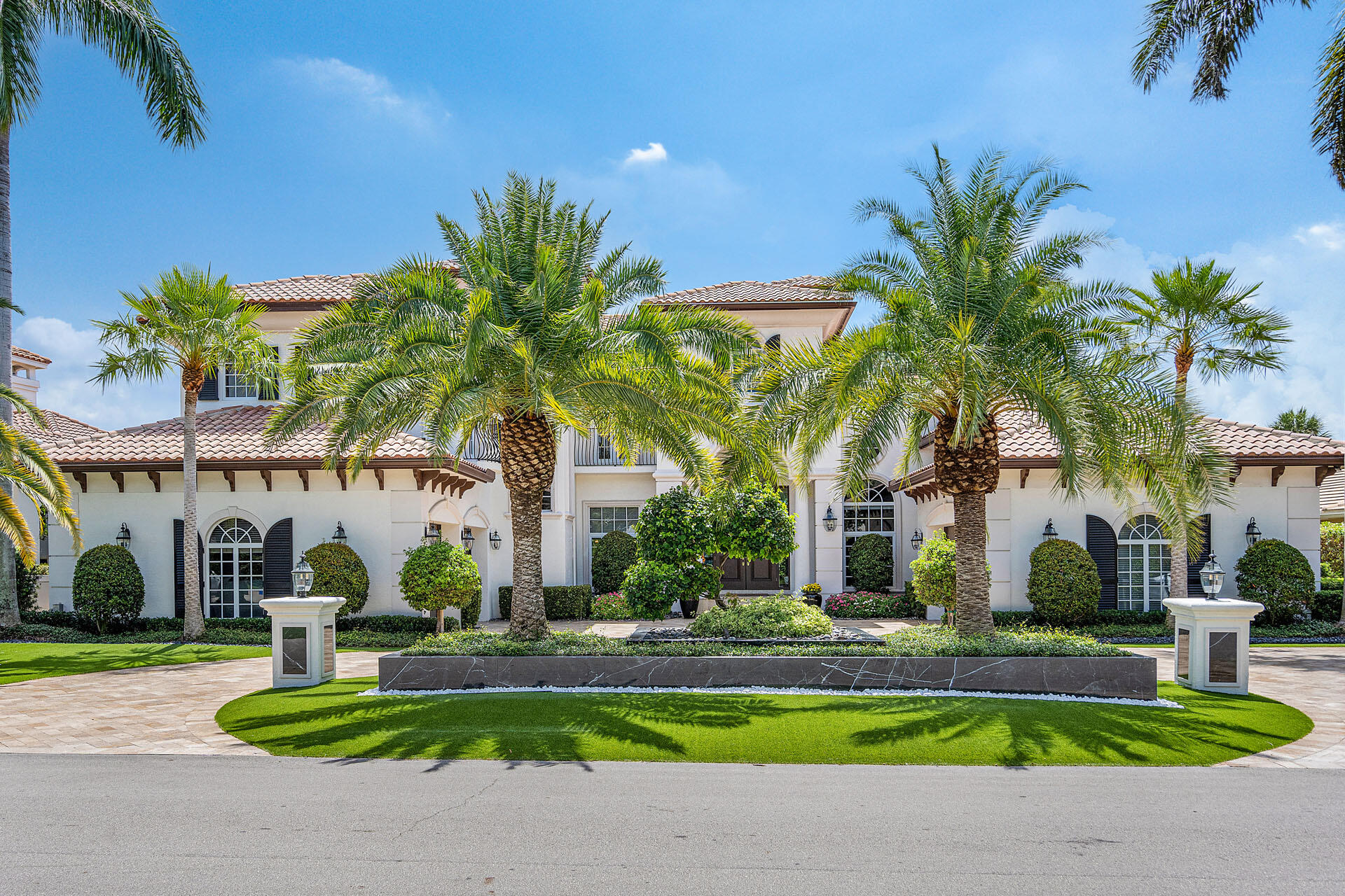ROYAL PALM YACHT & COUNTRY CLUB - Residential