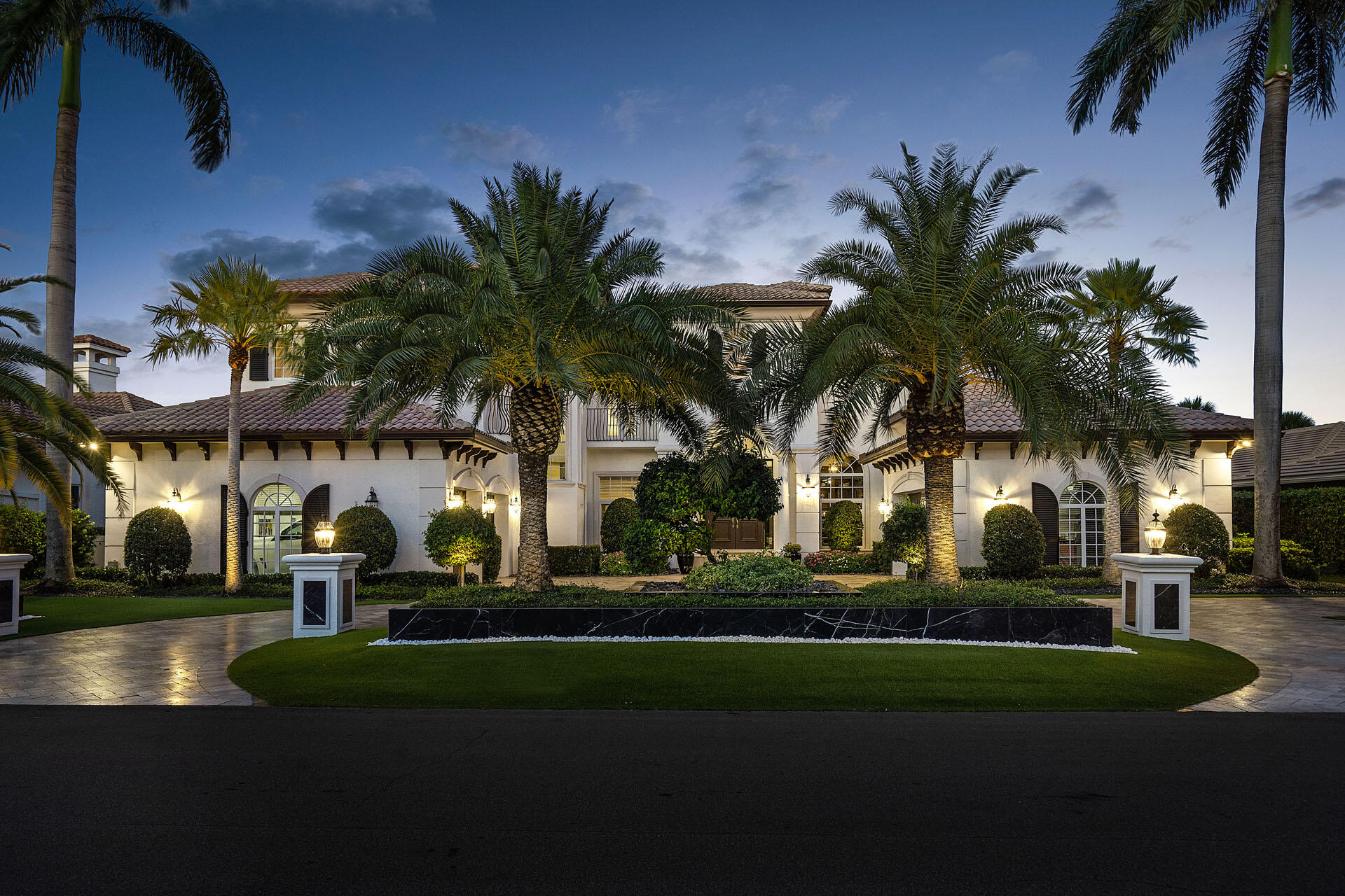 ROYAL PALM YACHT & COUNTRY CLUB - Residential
