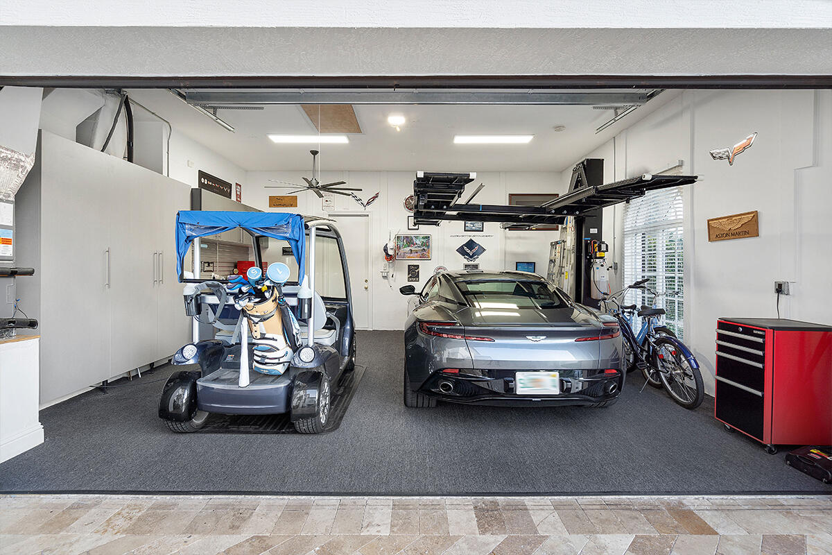 ROYAL PALM YACHT & COUNTRY CLUB - Residential