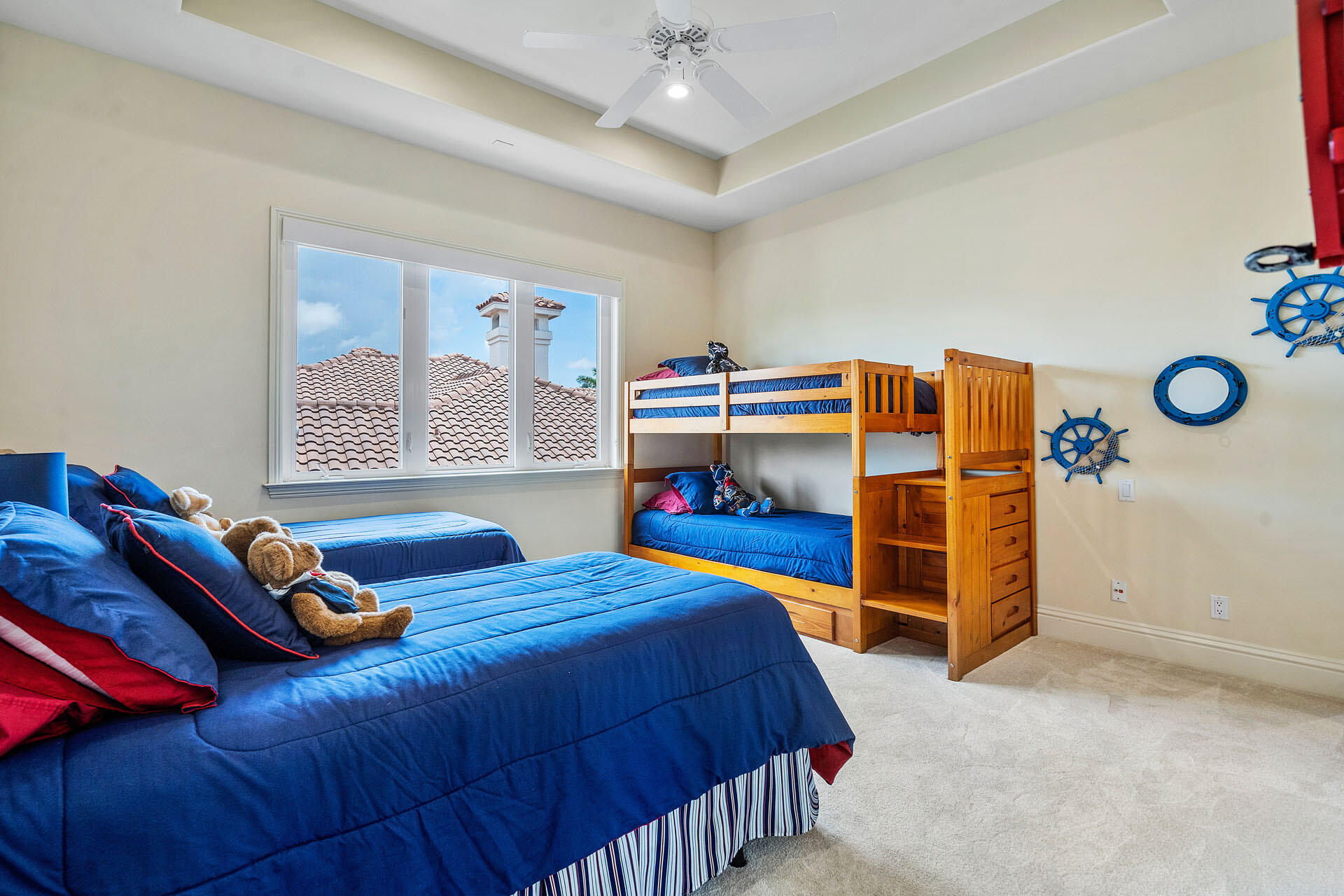 ROYAL PALM YACHT & COUNTRY CLUB - Residential