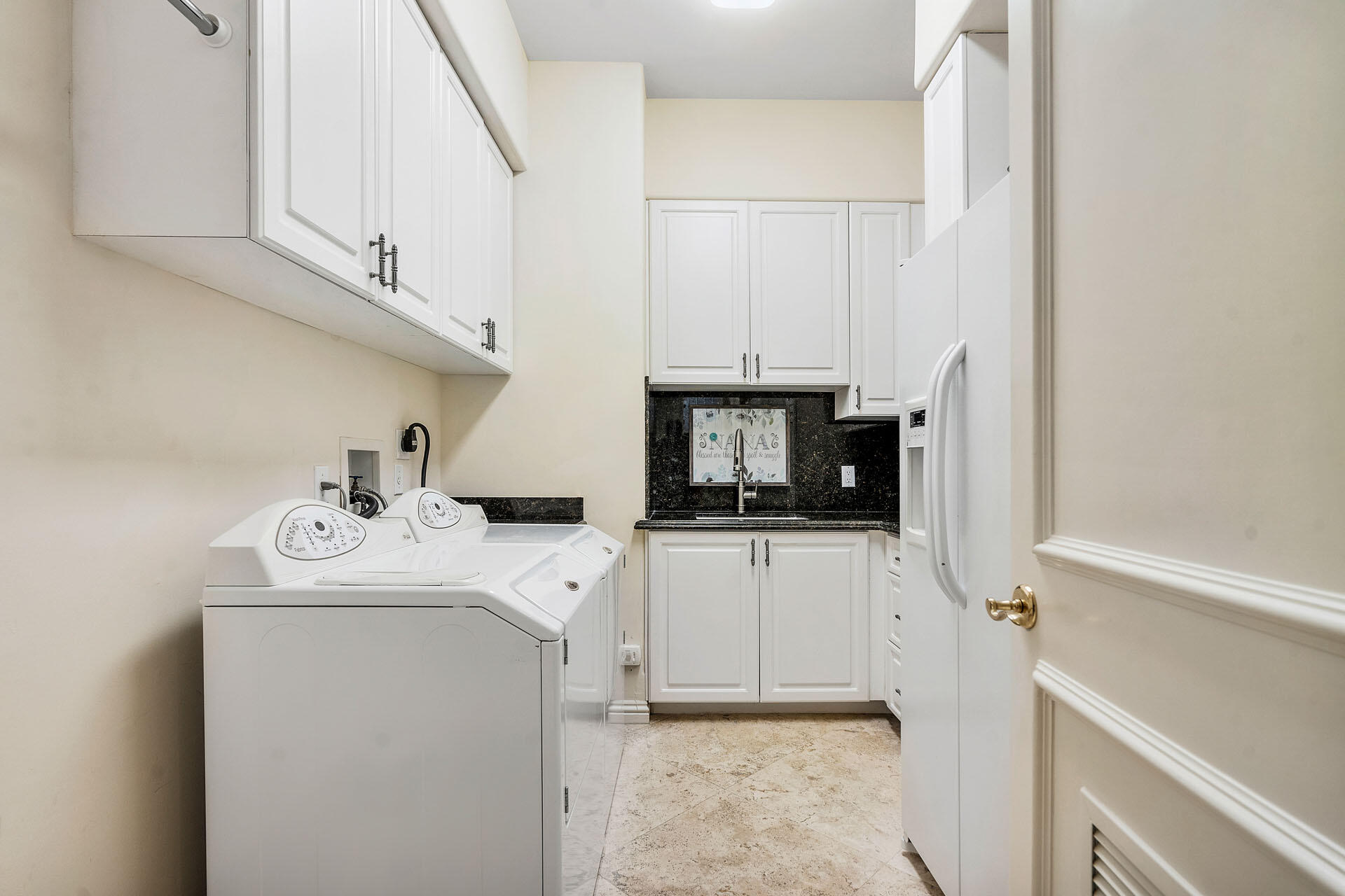 ROYAL PALM YACHT & COUNTRY CLUB - Residential