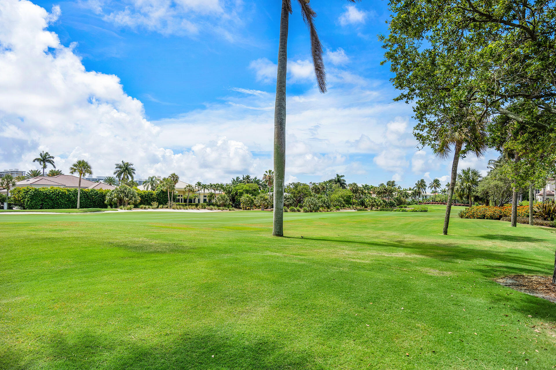 ROYAL PALM YACHT & COUNTRY CLUB - Residential