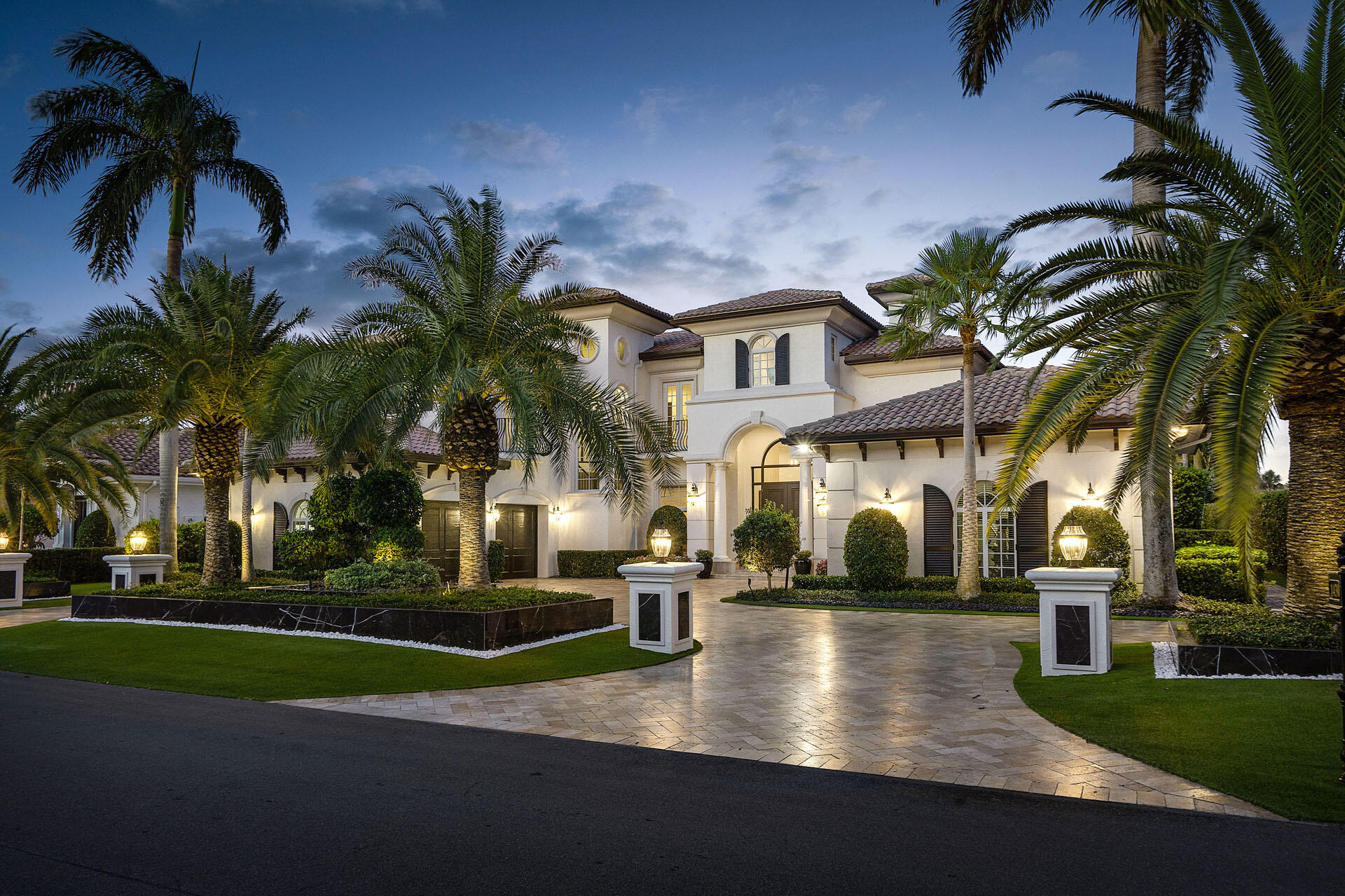 ROYAL PALM YACHT & COUNTRY CLUB - Residential