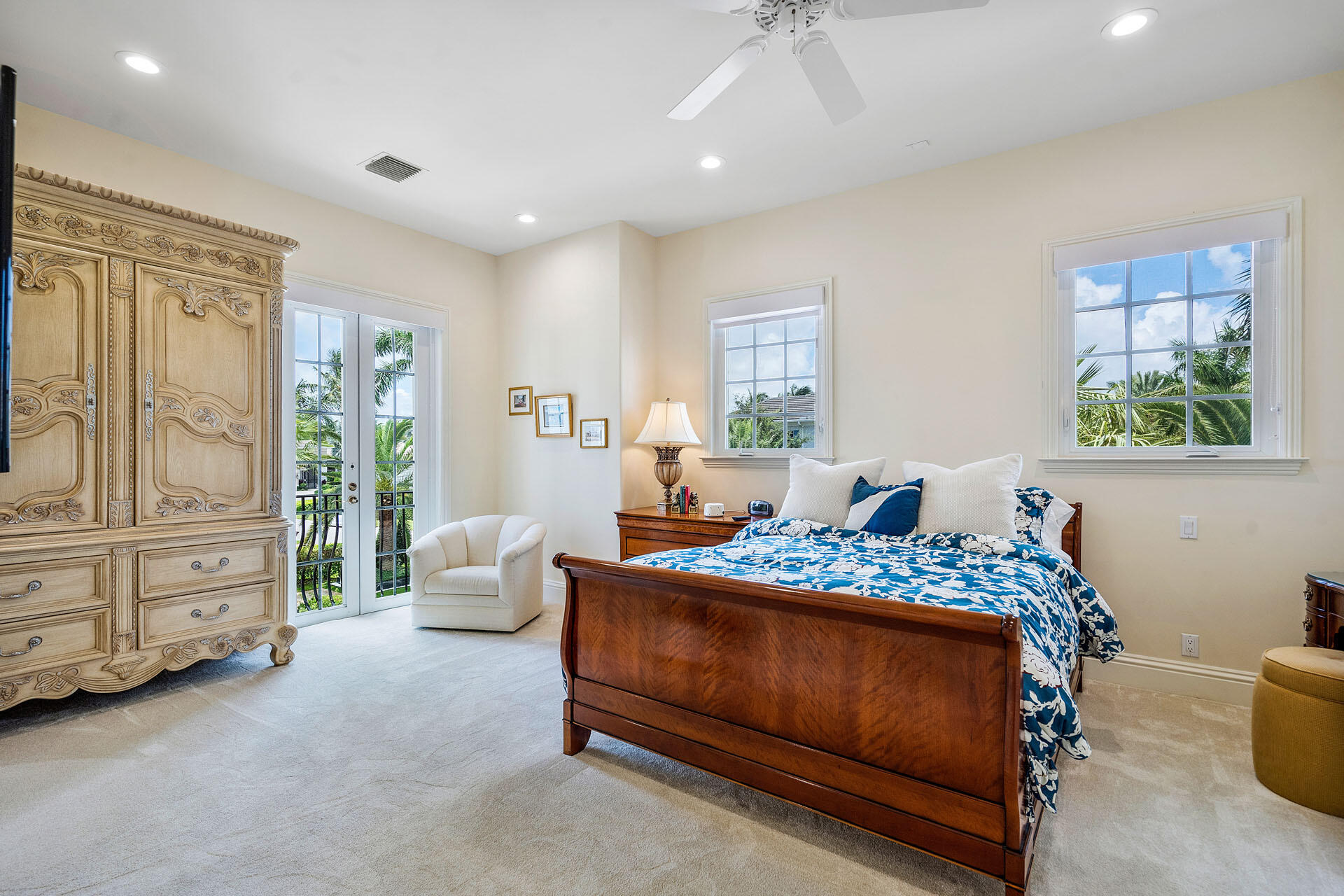 ROYAL PALM YACHT & COUNTRY CLUB - Residential